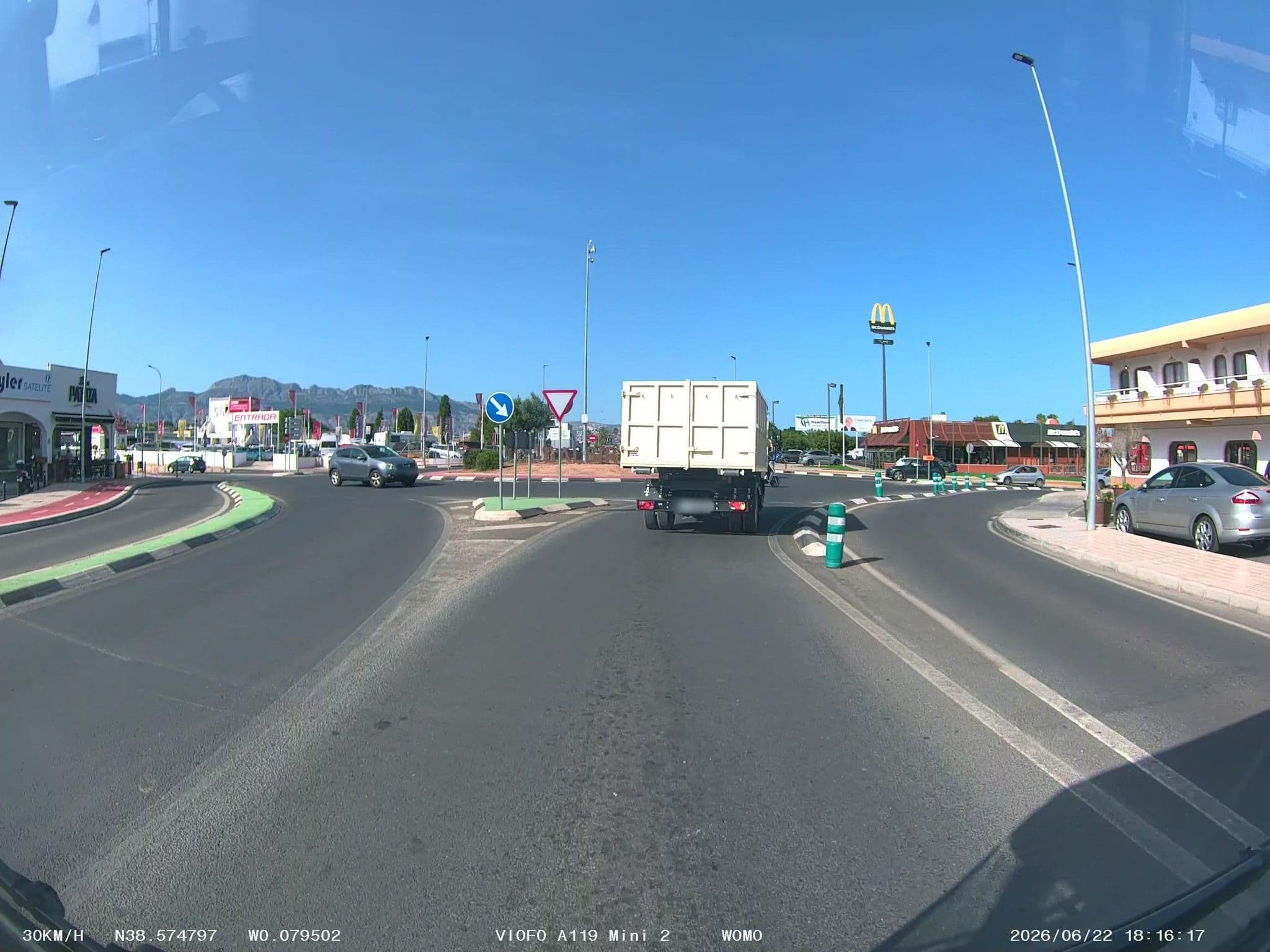 Street view near Hostal Ventorrillo, l'Alfàs del Pi — © soulcover (CC BY-SA · Mapillary)