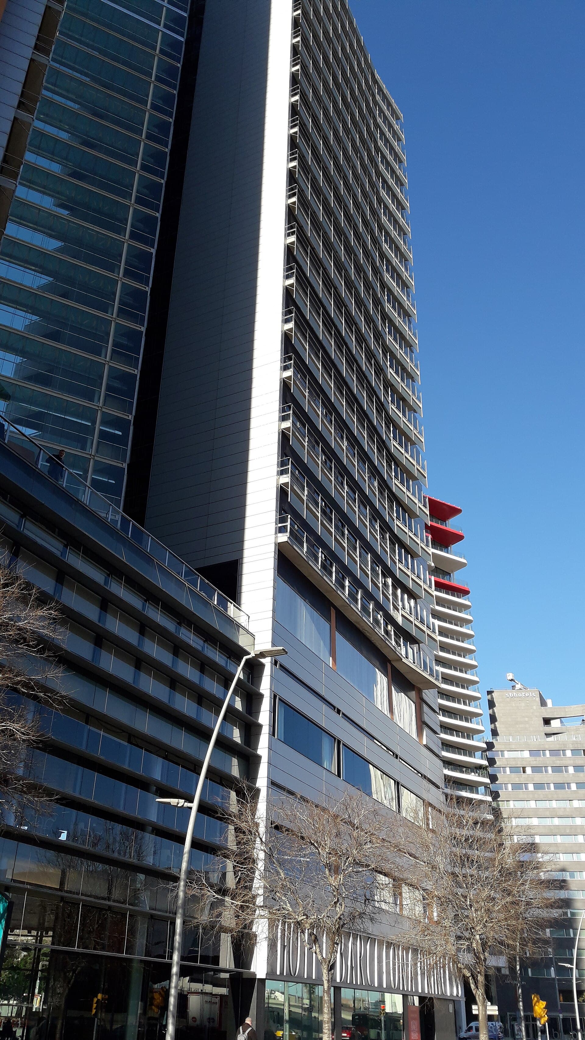 Hotel Barcelona Princess (via Wikimedia Commons, CC BY-SA 3.0)