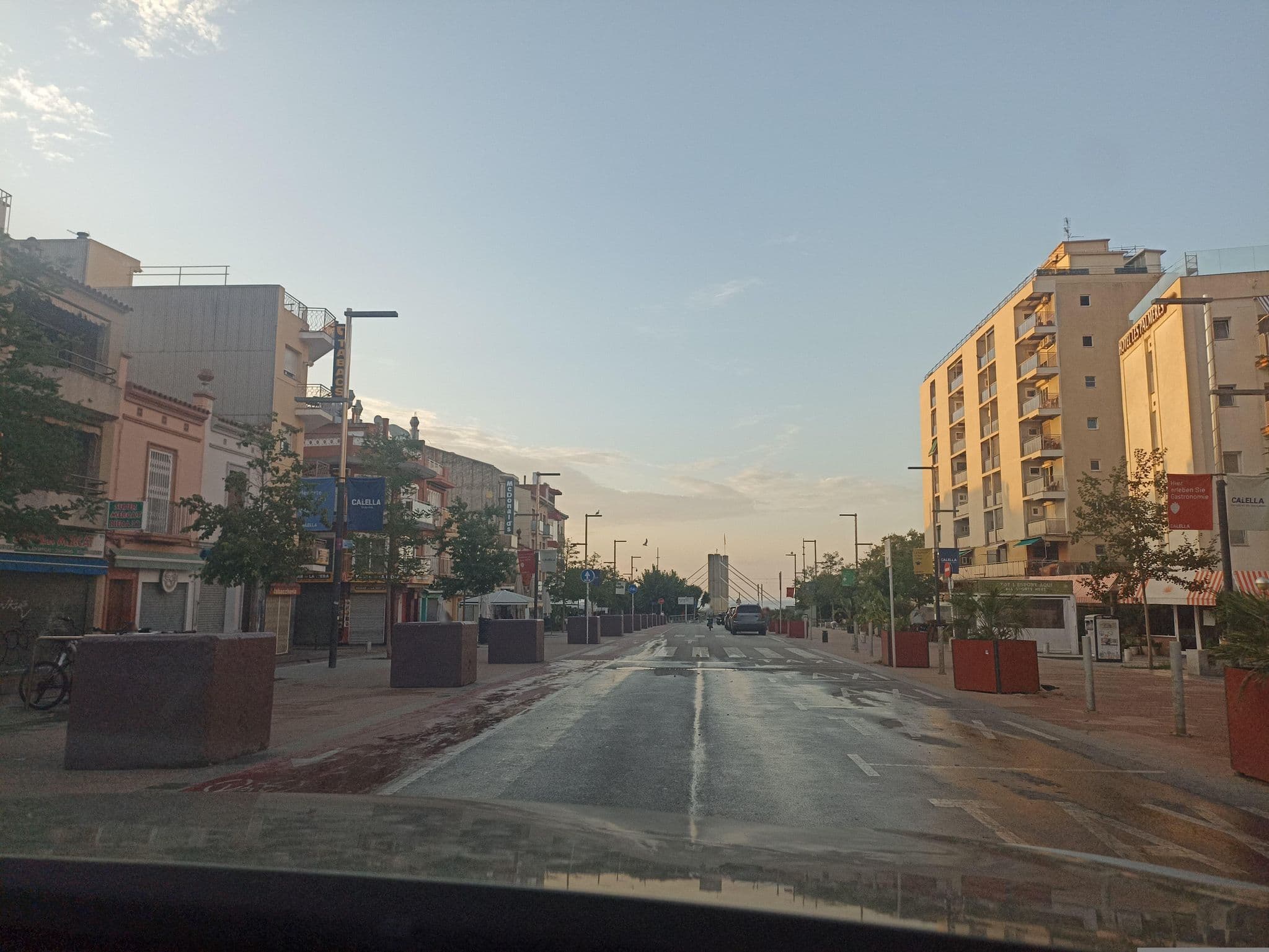Street view near htop Amaika, Calella — © toniserra (CC BY-SA · Mapillary)