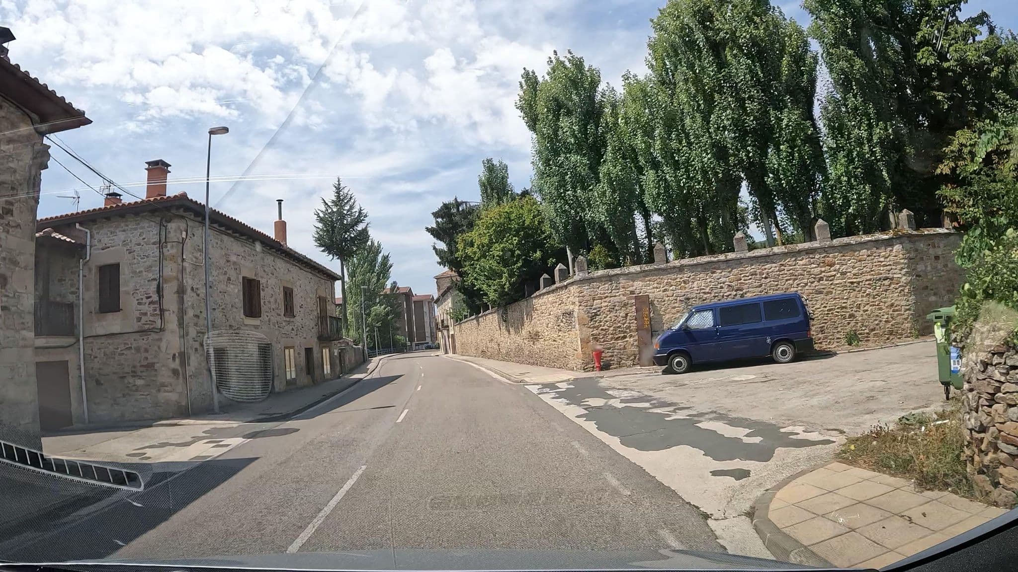 Street view near Casa Rural Los Monteros, Espinosa de los Monteros — © vinisa (CC BY-SA · Mapillary)