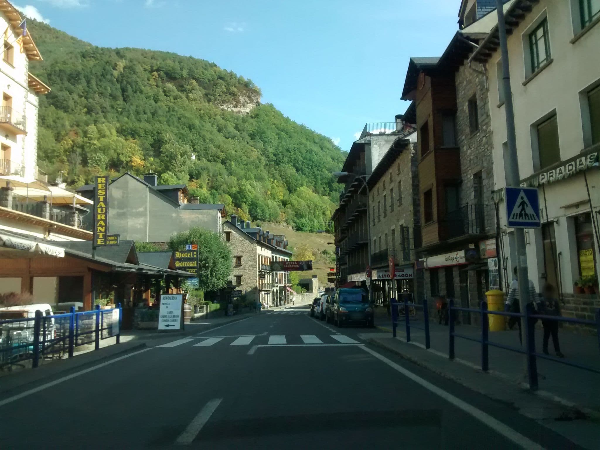 Street view near Hotel Sorrosal, Sabiñánigo — © msevilla00 (CC BY-SA · Mapillary)