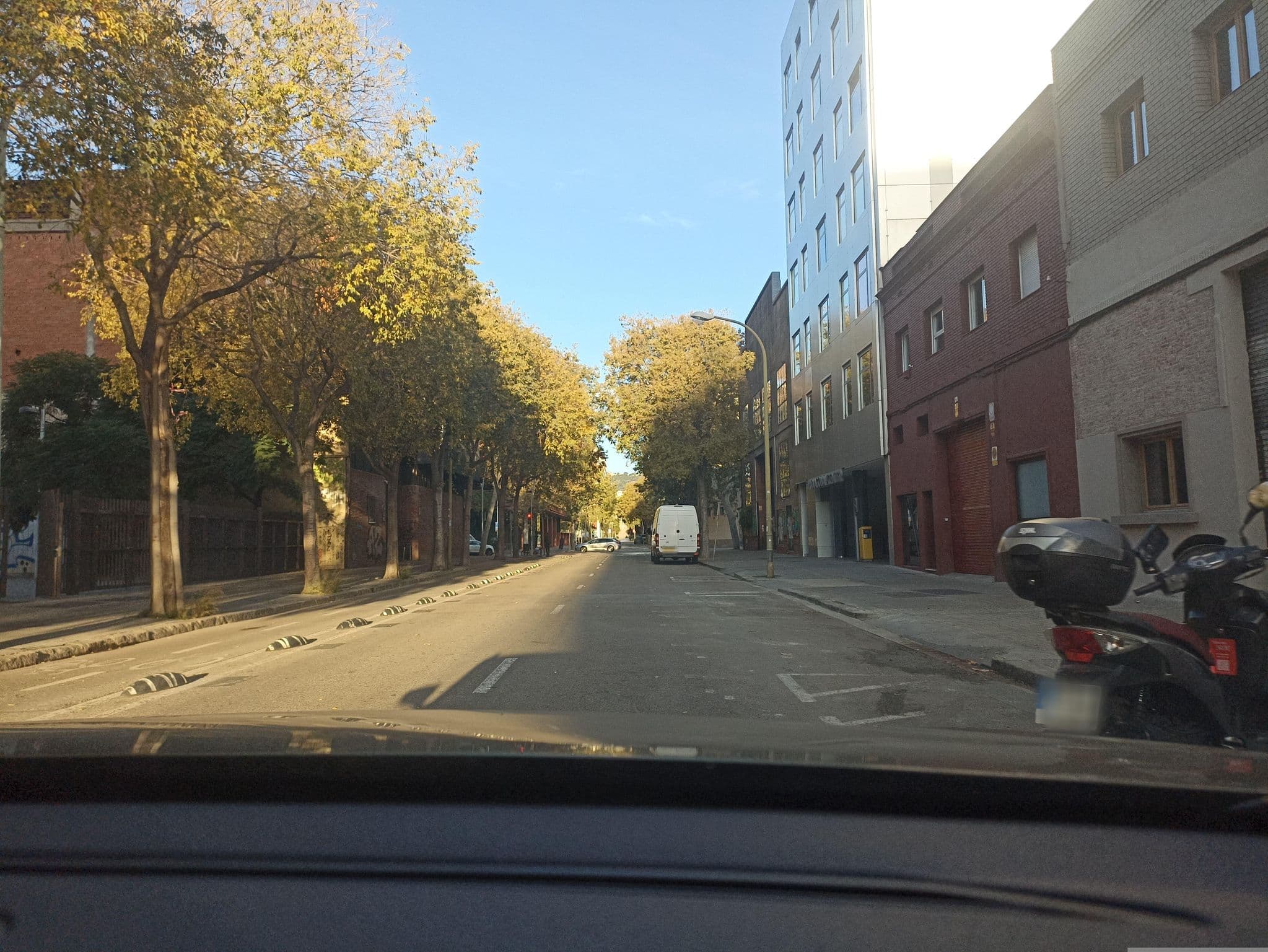 Street view near ZT Hotel & Spa Villa Olímpica Suites, el Parc i la Llacuna del Poblenou — © toniserra (CC BY-SA · Mapillary)