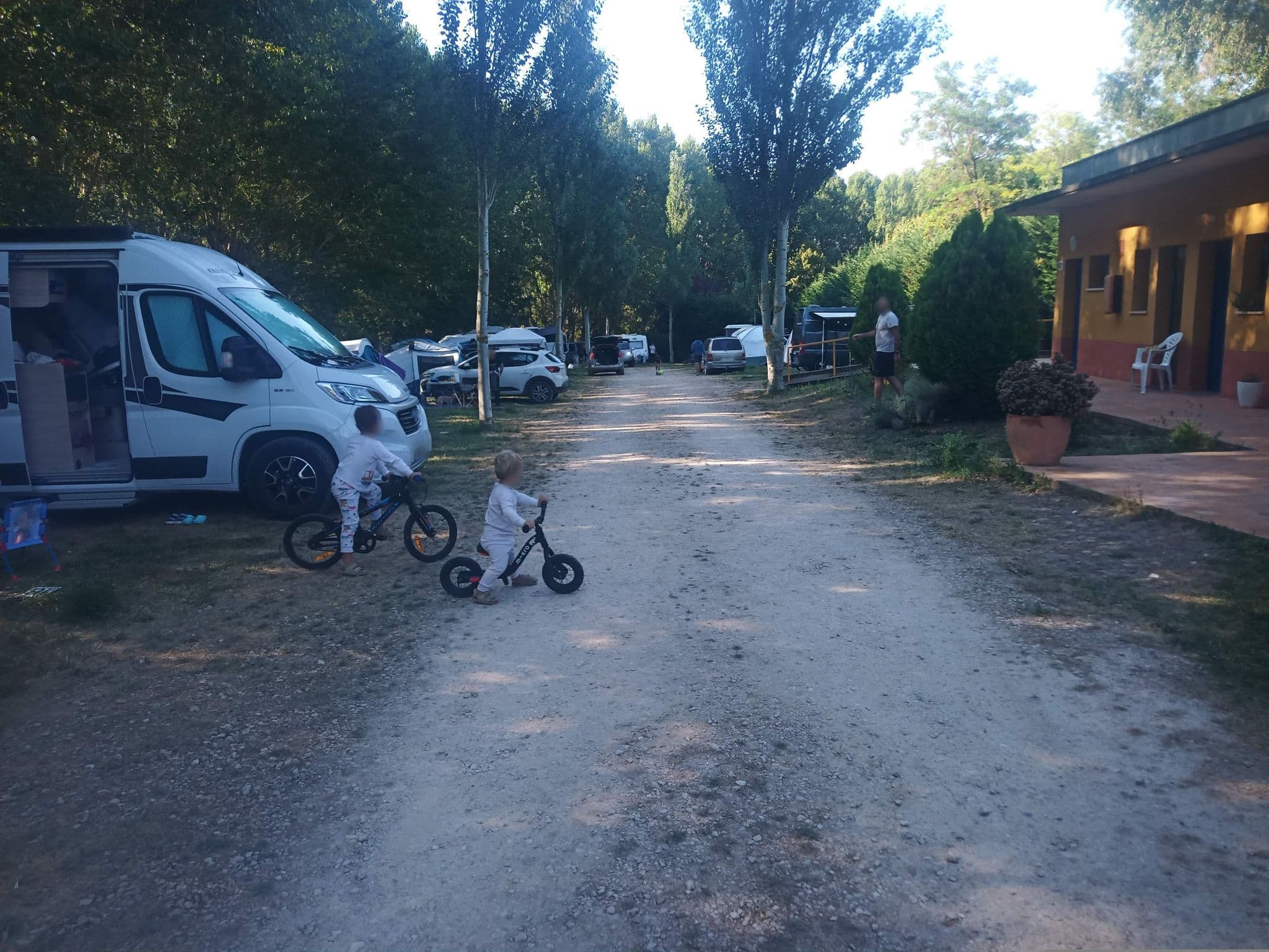 Street view near Camping Puerta Montes Obarenes, Briviesca — © RadWende (CC BY-SA · Mapillary)