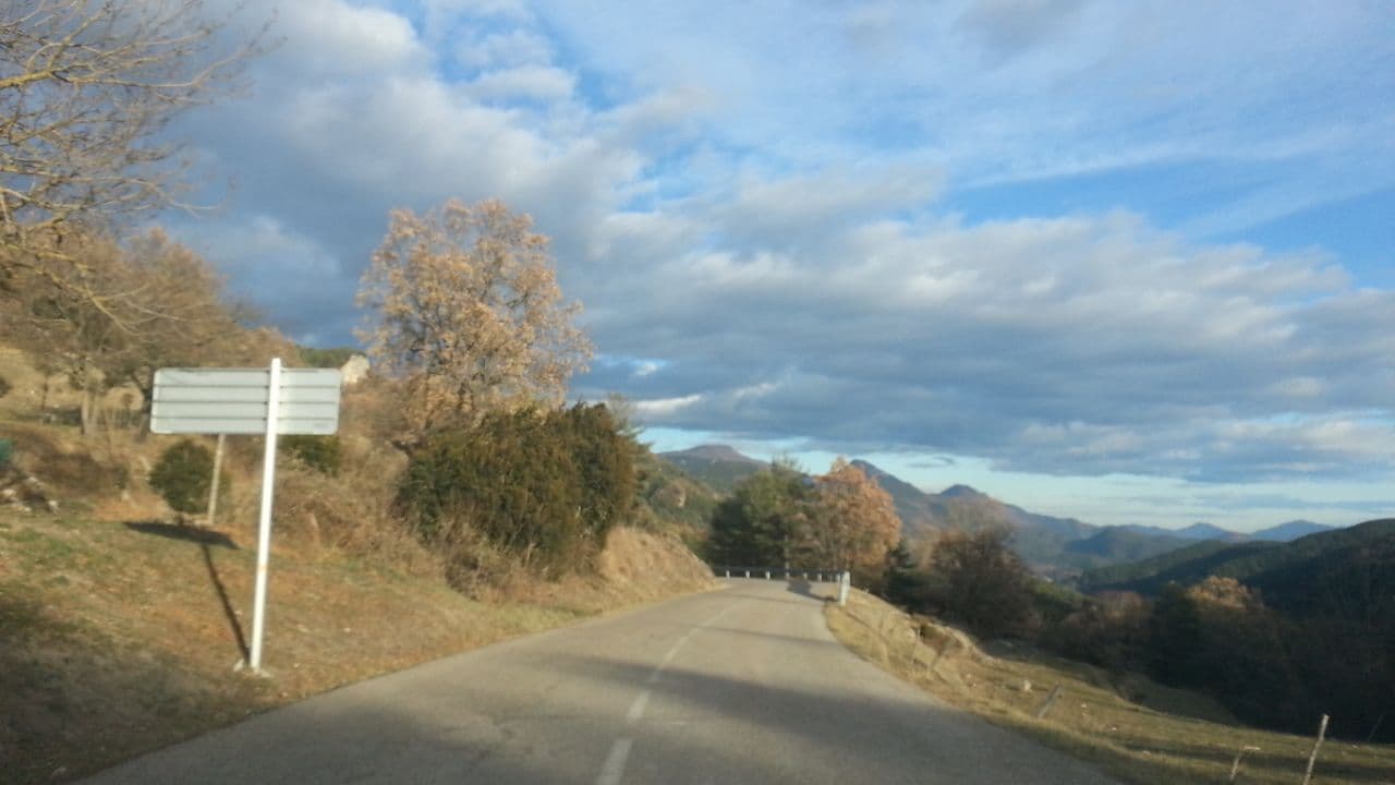 Street view near Refugi de Coll de Merolla, Campdevànol — © yopaseopor (CC BY-SA · Mapillary)
