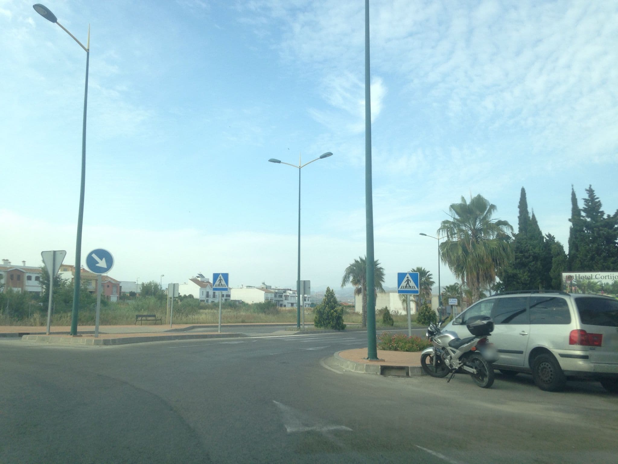 Street view near Hotel Restaurante Cortijo Chico, Alhaurín de la Torre — © klaberlang (CC BY-SA · Mapillary)