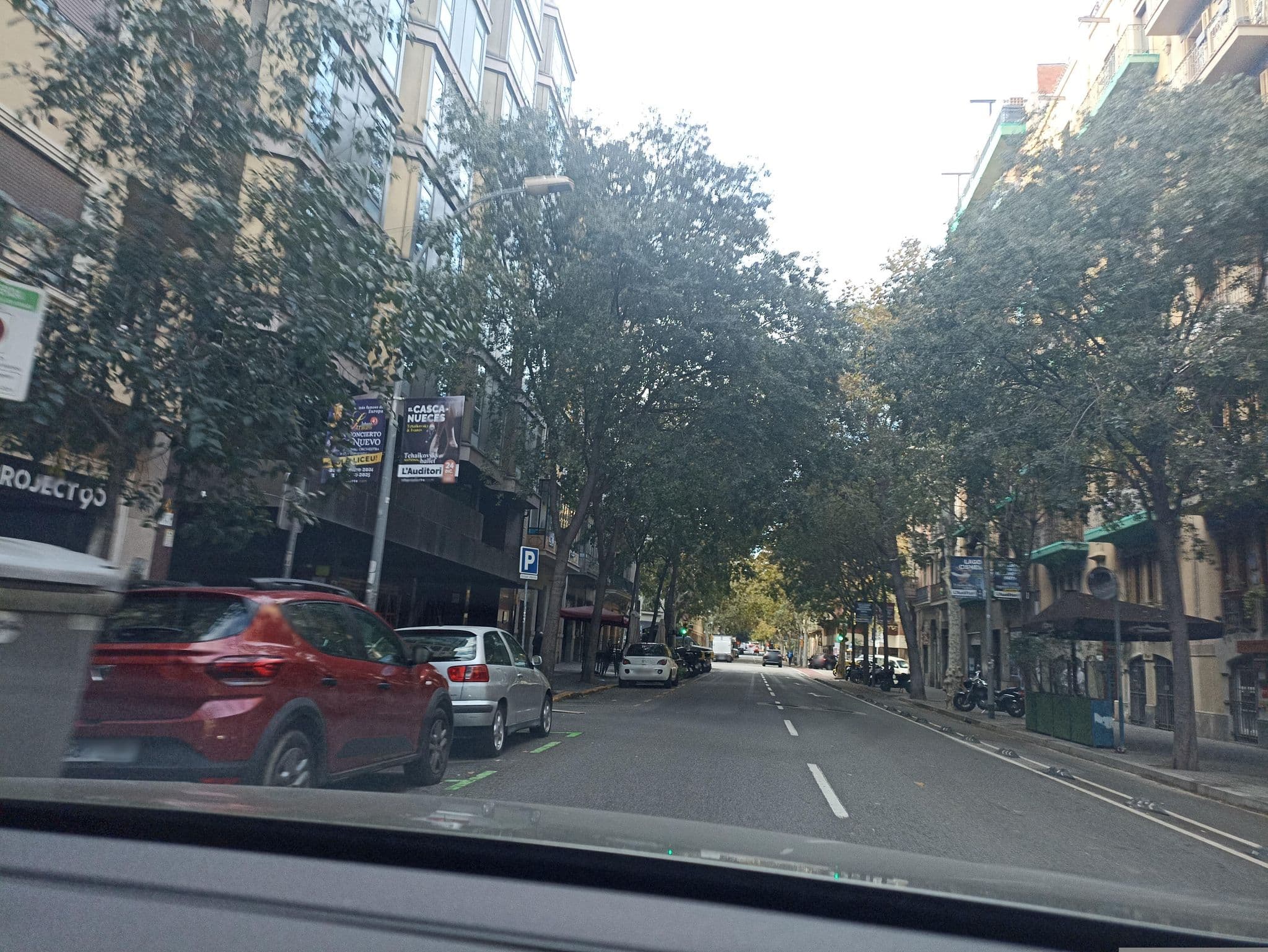 Street view near Leonardo Hotel Barcelona Gran Via, Sant Antoni — © toniserra (CC BY-SA · Mapillary)