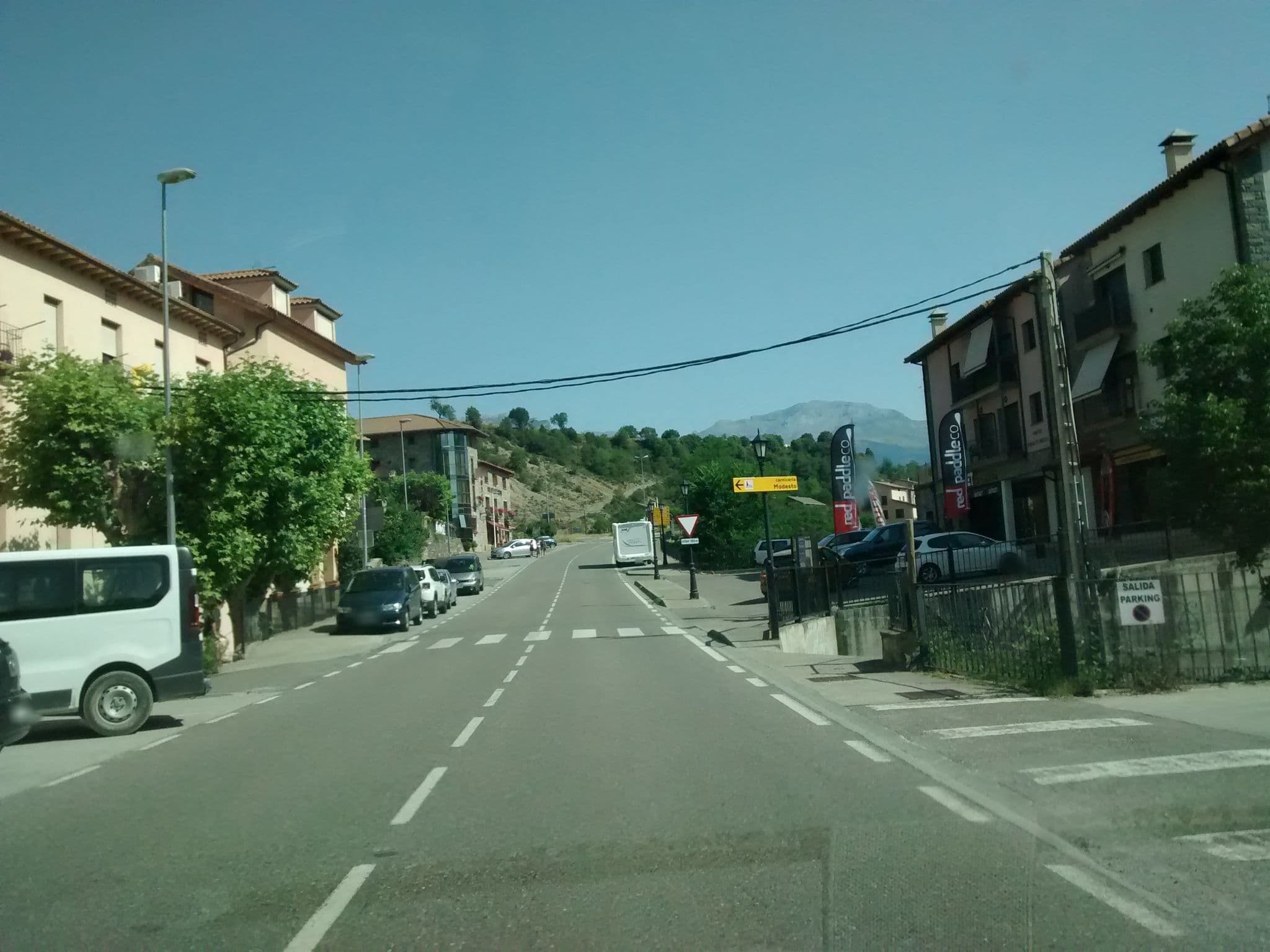 Street view near Hotel Arnal, Aínsa — © msevilla00 (CC BY-SA · Mapillary)
