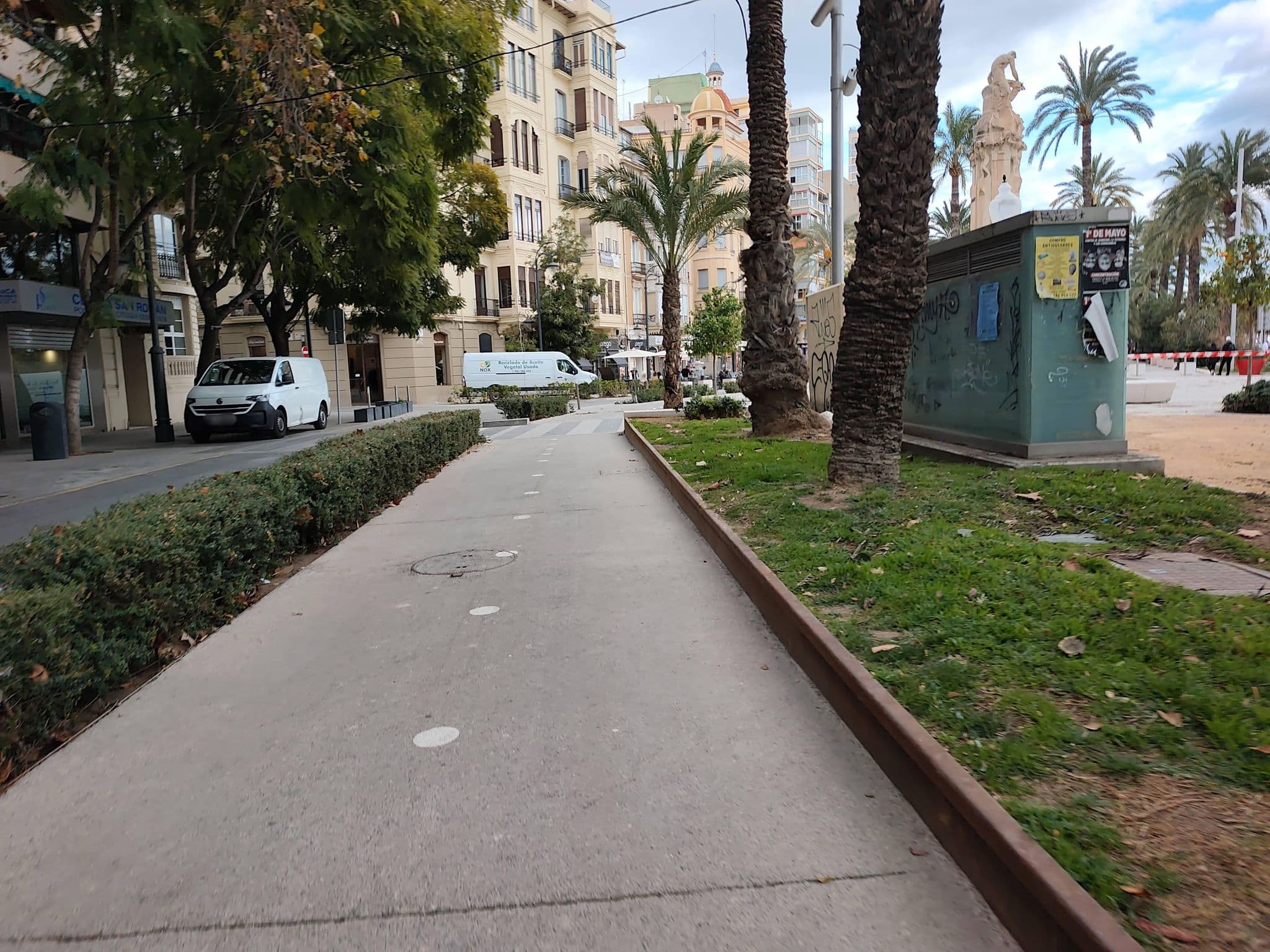 Street view near Casa Alberola Alicante, Curio Collection by Hilton, Alicante — © Duro (CC BY-SA · Mapillary)