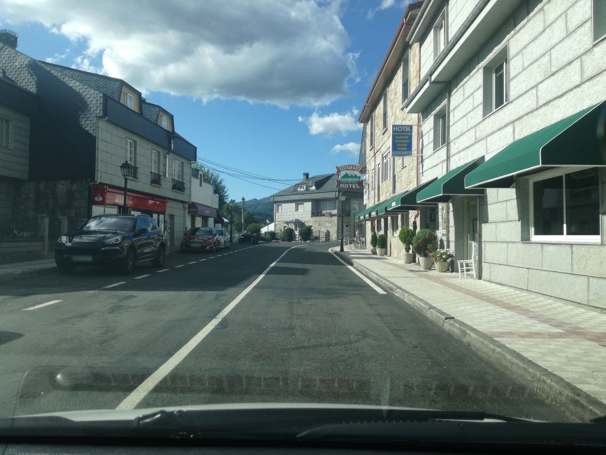Street view near Hotel Restaurante Lusitano, Entrimo — © cyberlima (CC BY-SA · Mapillary)