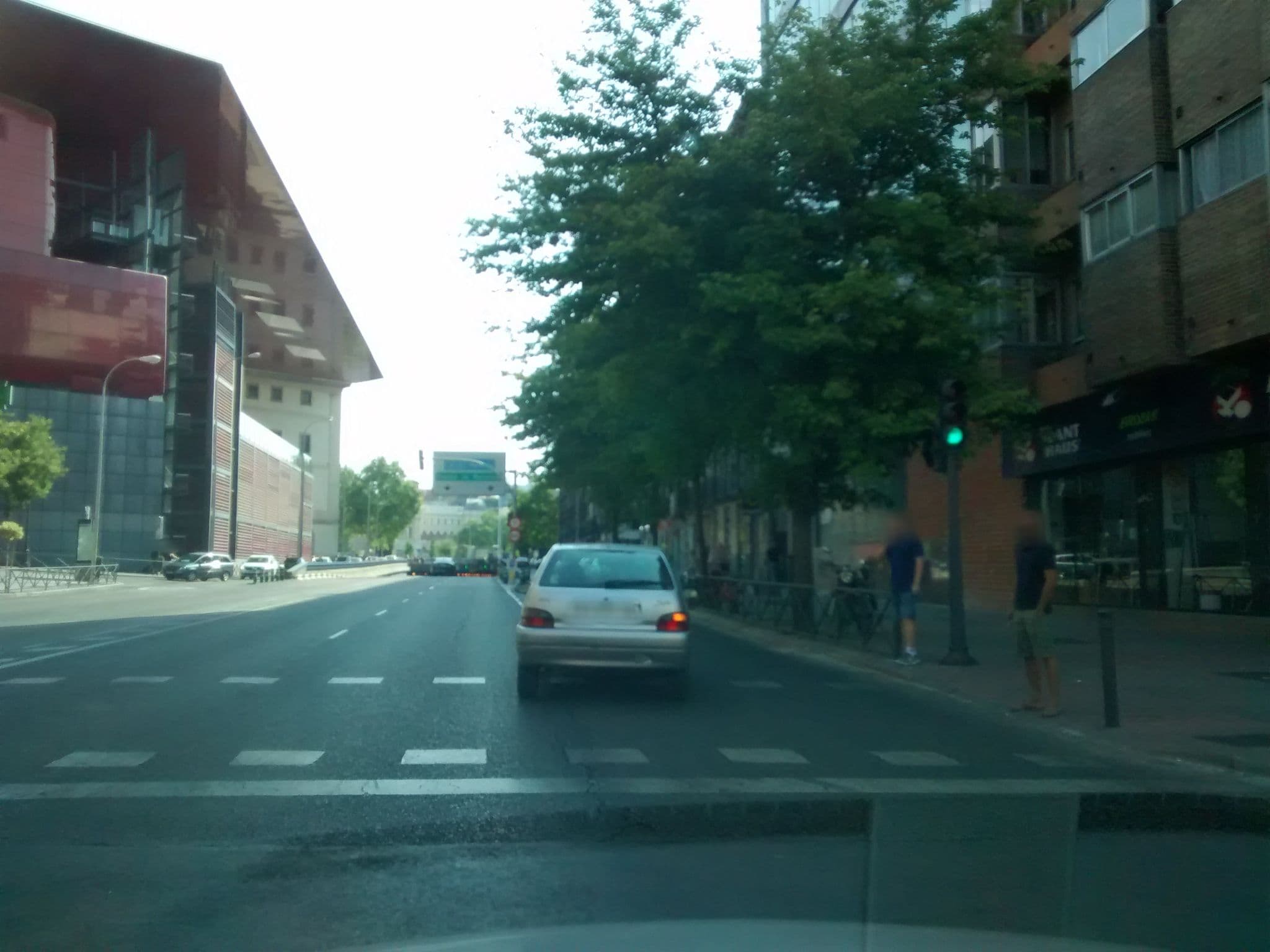 Street view near Hard Rock Hotel Madrid, Palos de Moguer — © msevilla00 (CC BY-SA · Mapillary)