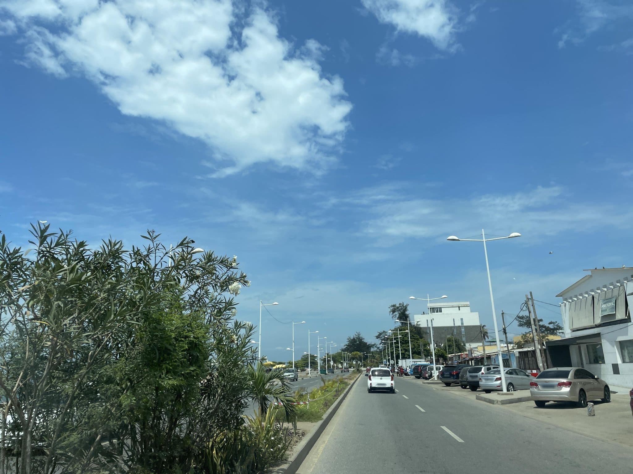 Street view near Thomson House - Ilha de Luanda Hotel, Sambizanga — © Manolo23 (CC BY-SA · Mapillary)