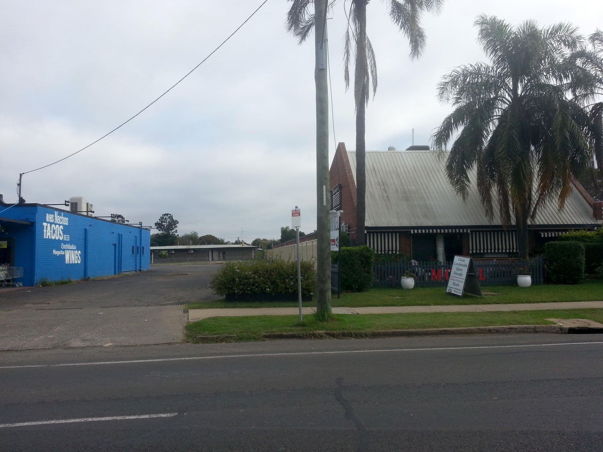 Street view near Country Pathfinder Motel, Dalby — © bob3bob3 (CC BY-SA · Mapillary)