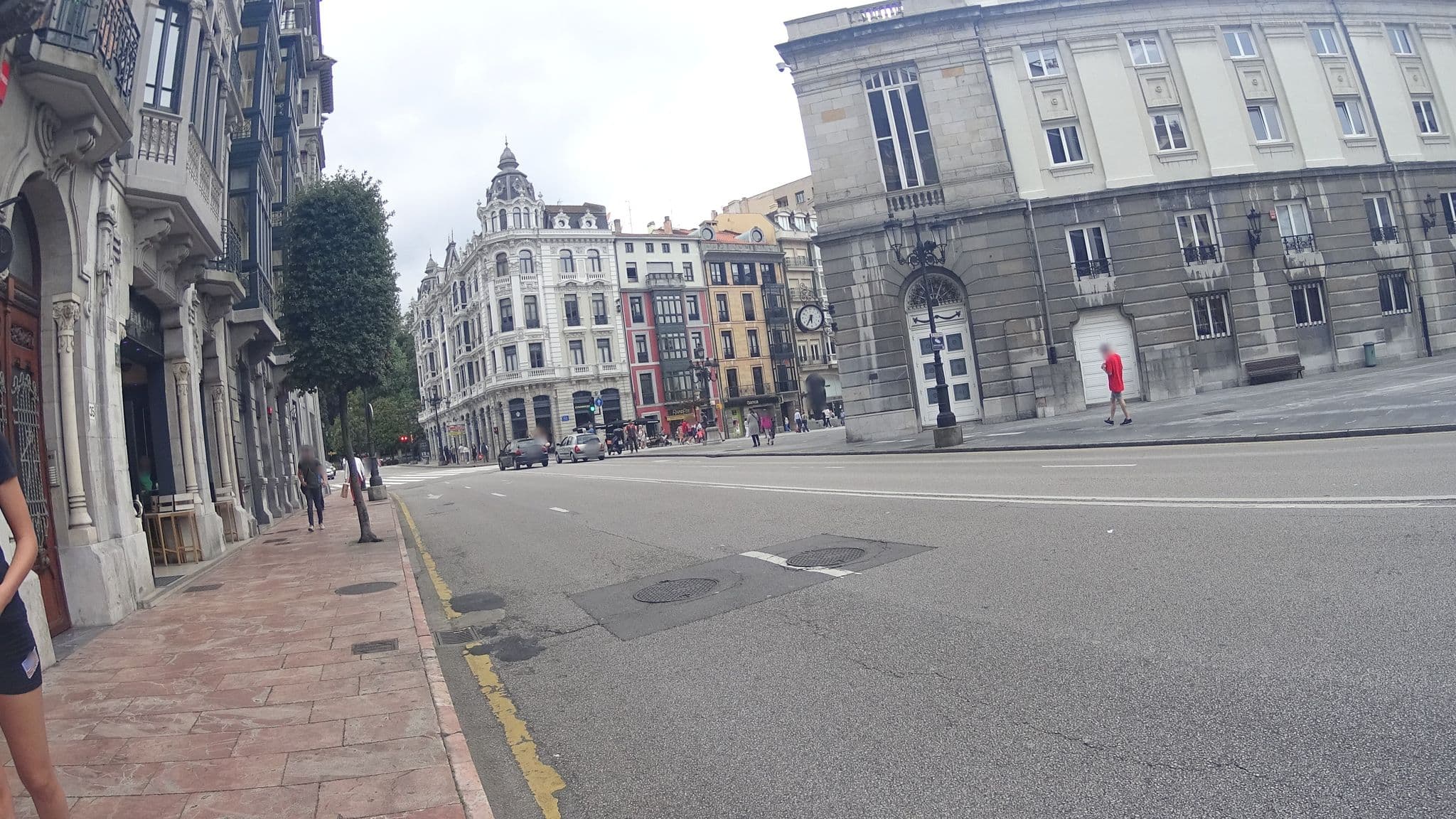Street view near Hotel Campoamor Oviedo, Oviedo — © robertogeb (CC BY-SA · Mapillary)