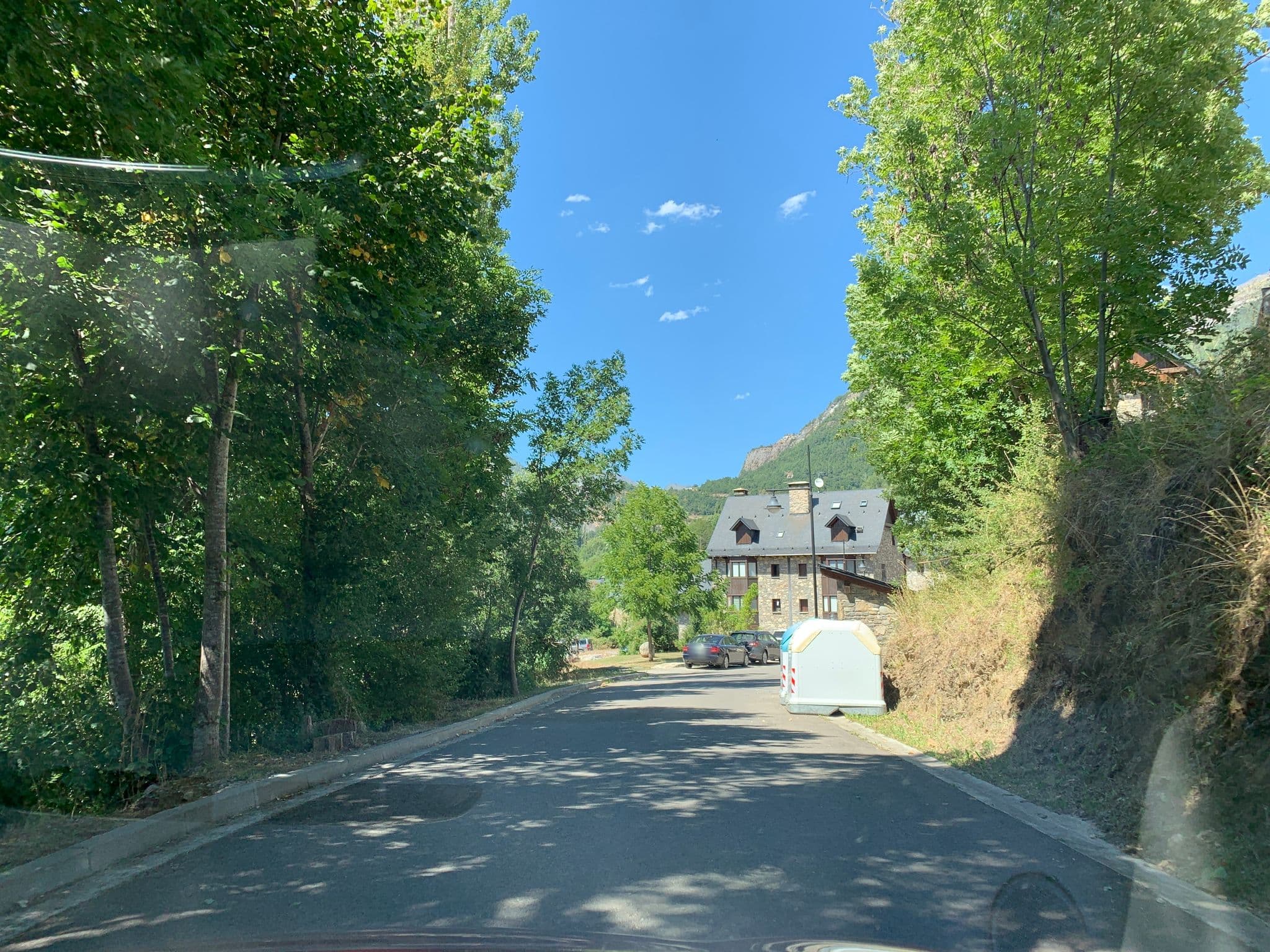 Street view near Albergue Quinta Vista Alegre, Sallent de Gállego