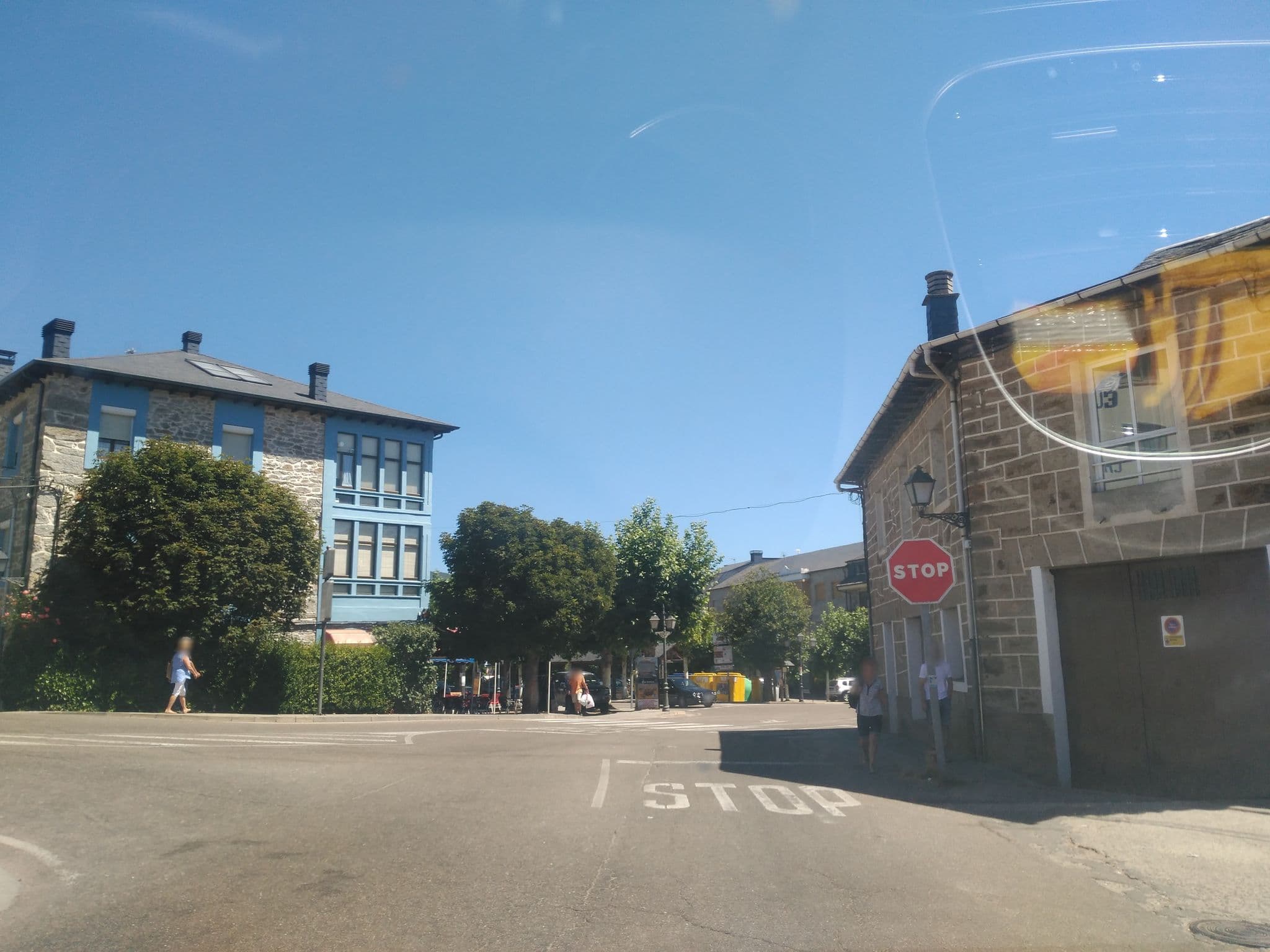 Street view near El Ministro, Galende — © sanchi (CC BY-SA · Mapillary)
