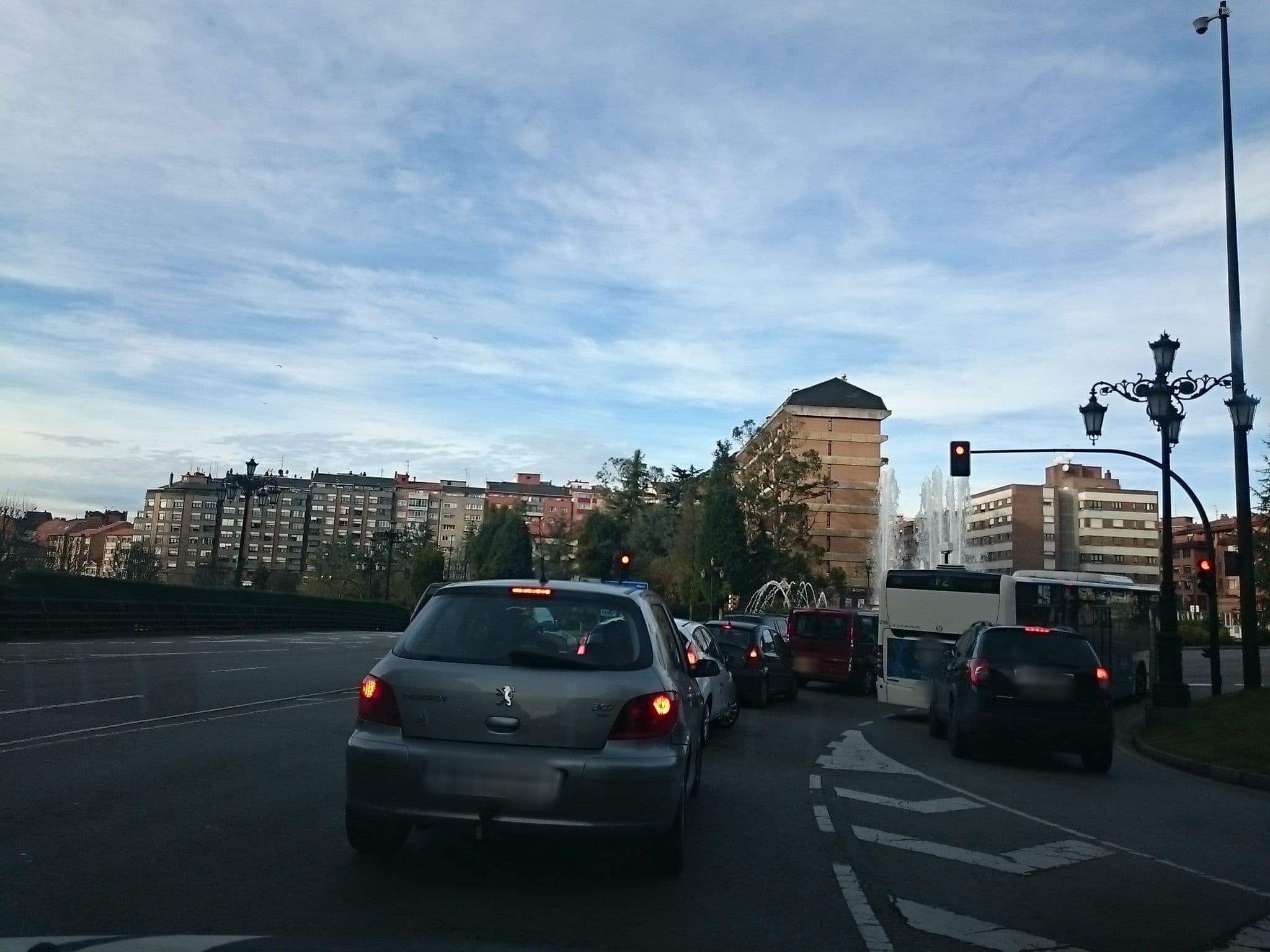 Street view near Hotel Santa Cruz, Oviedo — © yopaseopor (CC BY-SA · Mapillary)