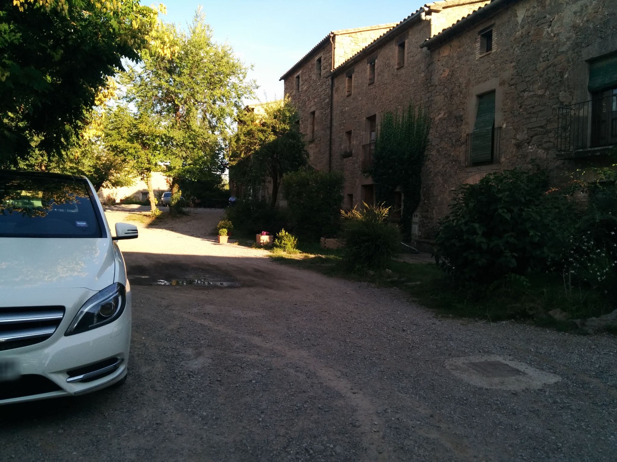 Street view near Hostal de Monclar, Gironella — © paulinus (CC BY-SA · Mapillary)