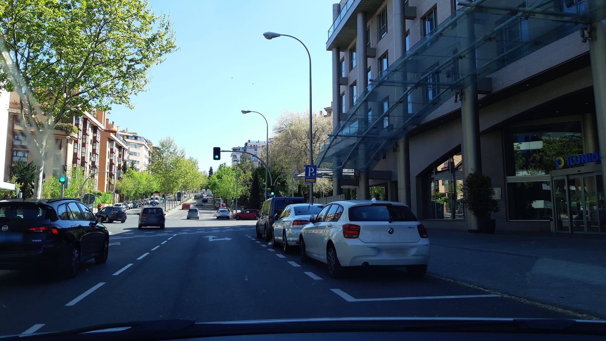 Street view near Hotel Ilunion Alcalá Norte, Simancas — © pequetransistor (CC BY-SA · Mapillary)