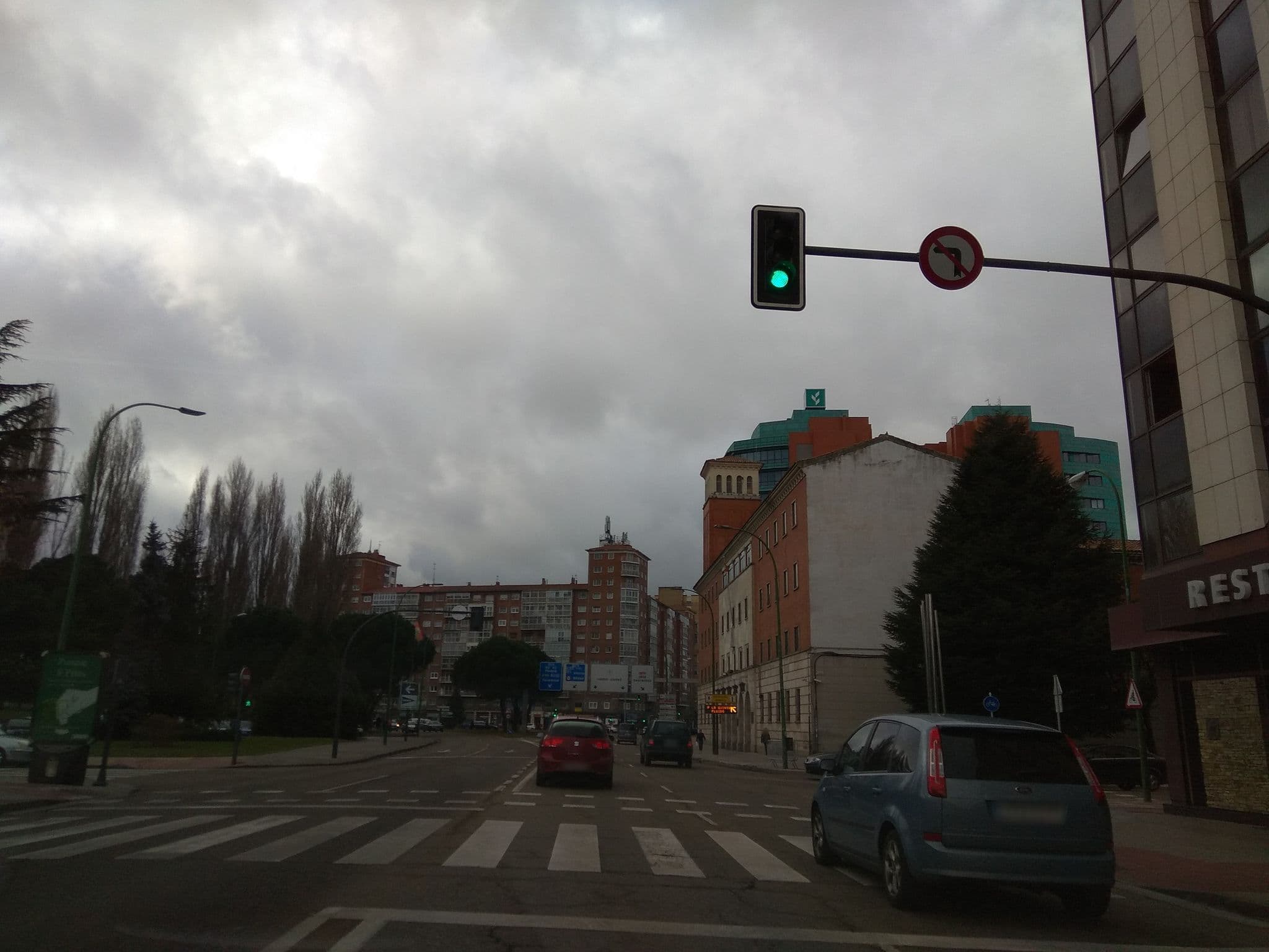 Street view near B&B Hotel Burgos, Burgos — © egofer (CC BY-SA · Mapillary)
