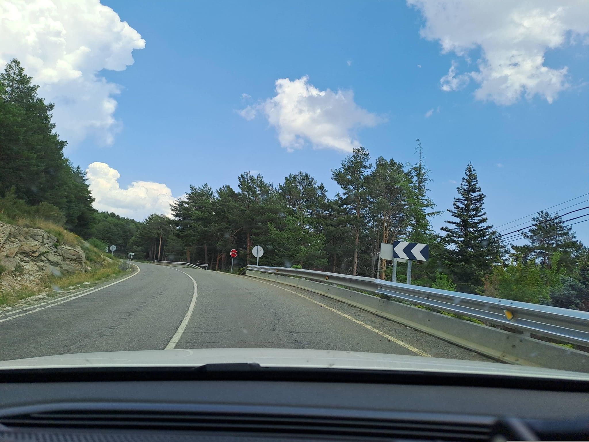 Street view near Albergue Juvenil Navarredonda de Gredos, Mombeltrán — © normanm (CC BY-SA · Mapillary)