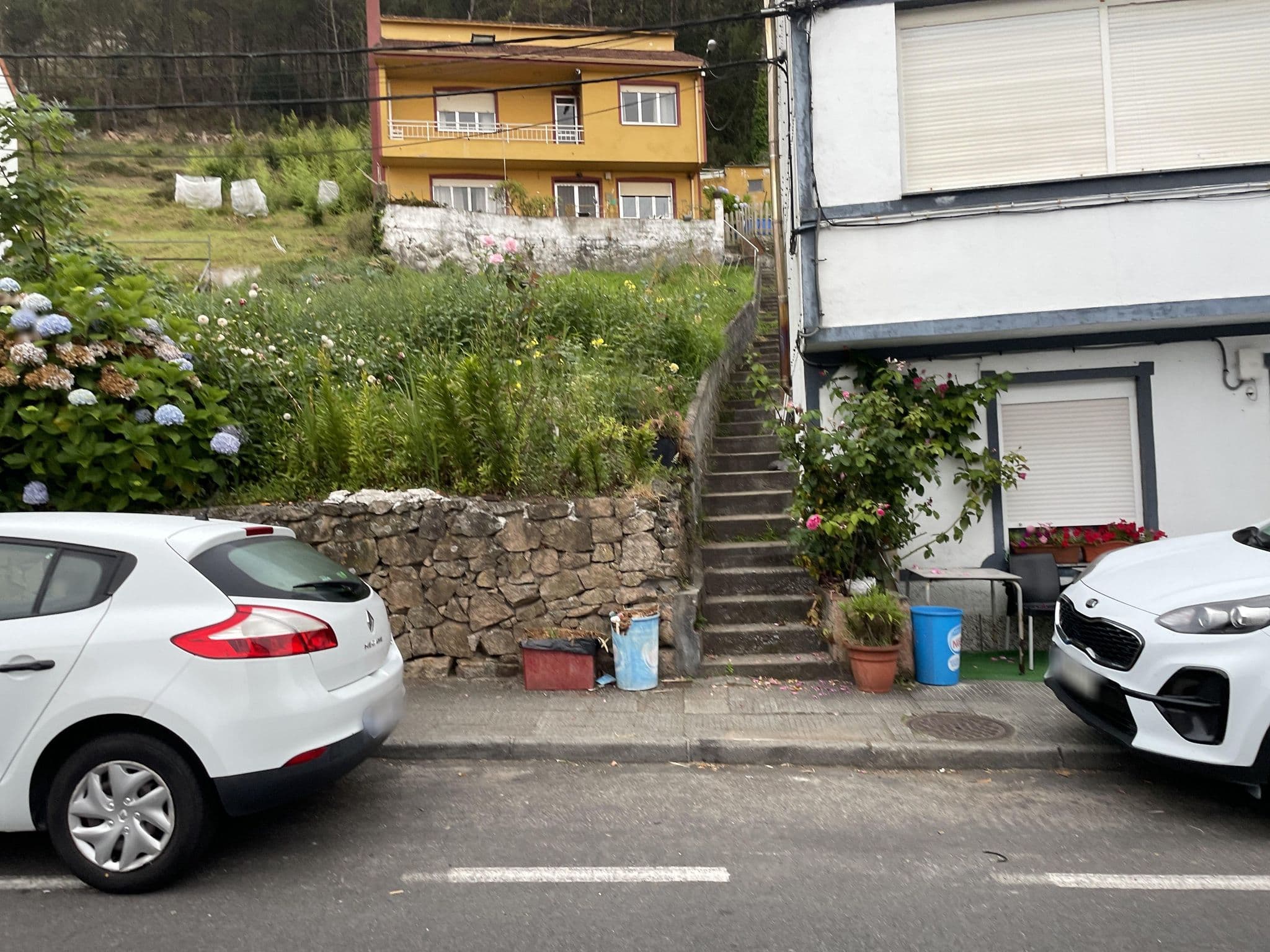 Street view near Alojamiento vacacional Mari&Fernando, Laxe — © seraq (CC BY-SA · Mapillary)
