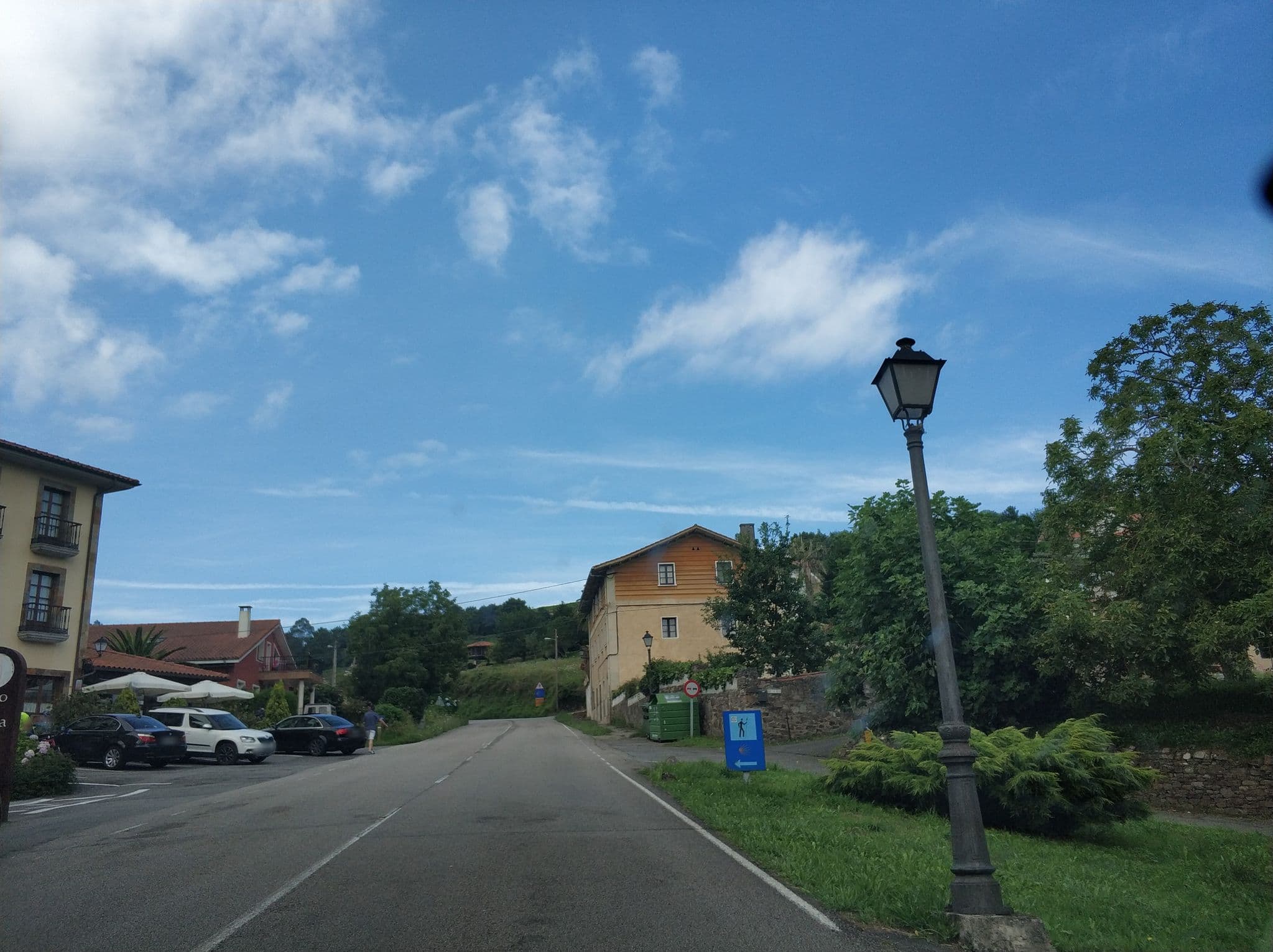 Street view near Hotel Valle de las Luiñas, Cudillero — © sanchi (CC BY-SA · Mapillary)