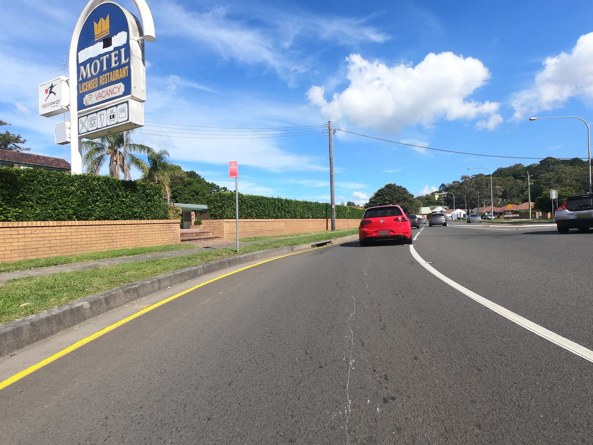 Street view near Sovereign Motel, Mangerton — © ozflor (CC BY-SA · Mapillary)
