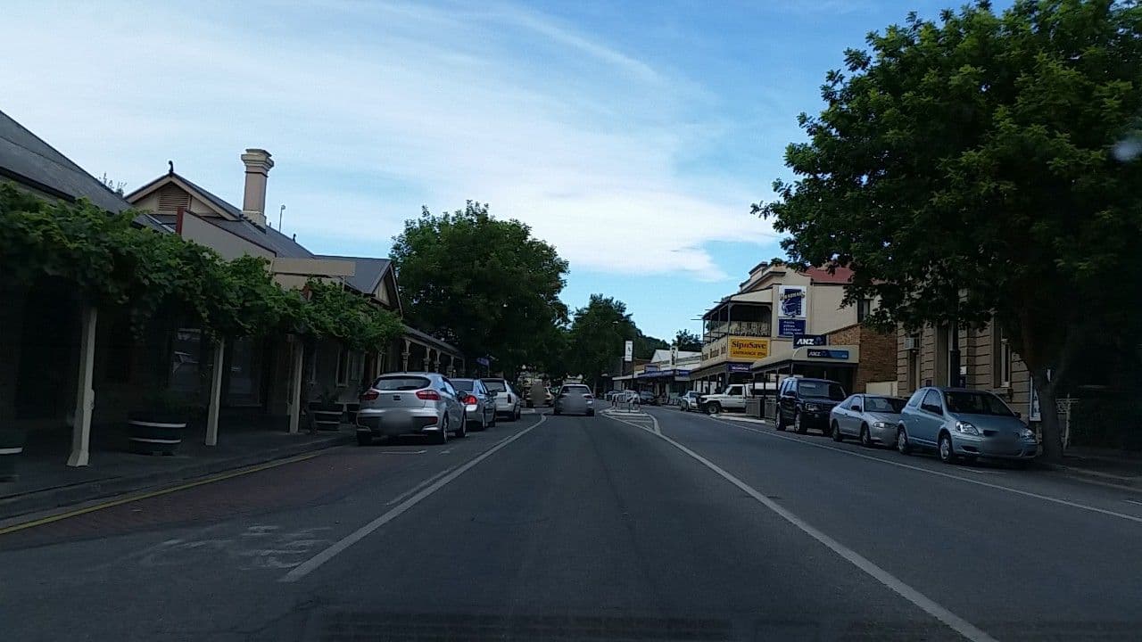 Street view near Barossa Brauhaus Hotel, Angaston — © didz (CC BY-SA · Mapillary)