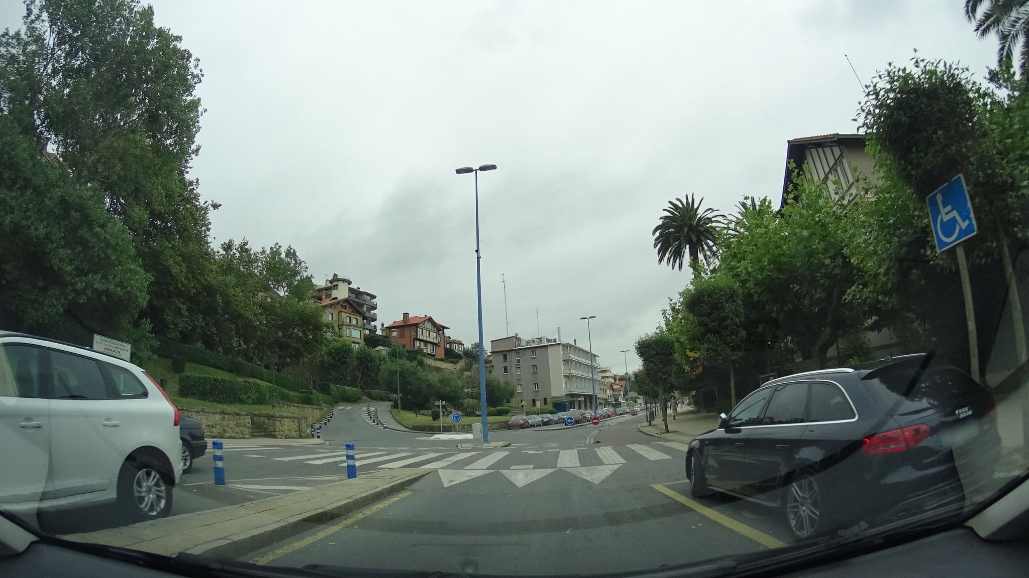 Street view near Igeretxe hotela, Algorta — © robertogeb (CC BY-SA · Mapillary)