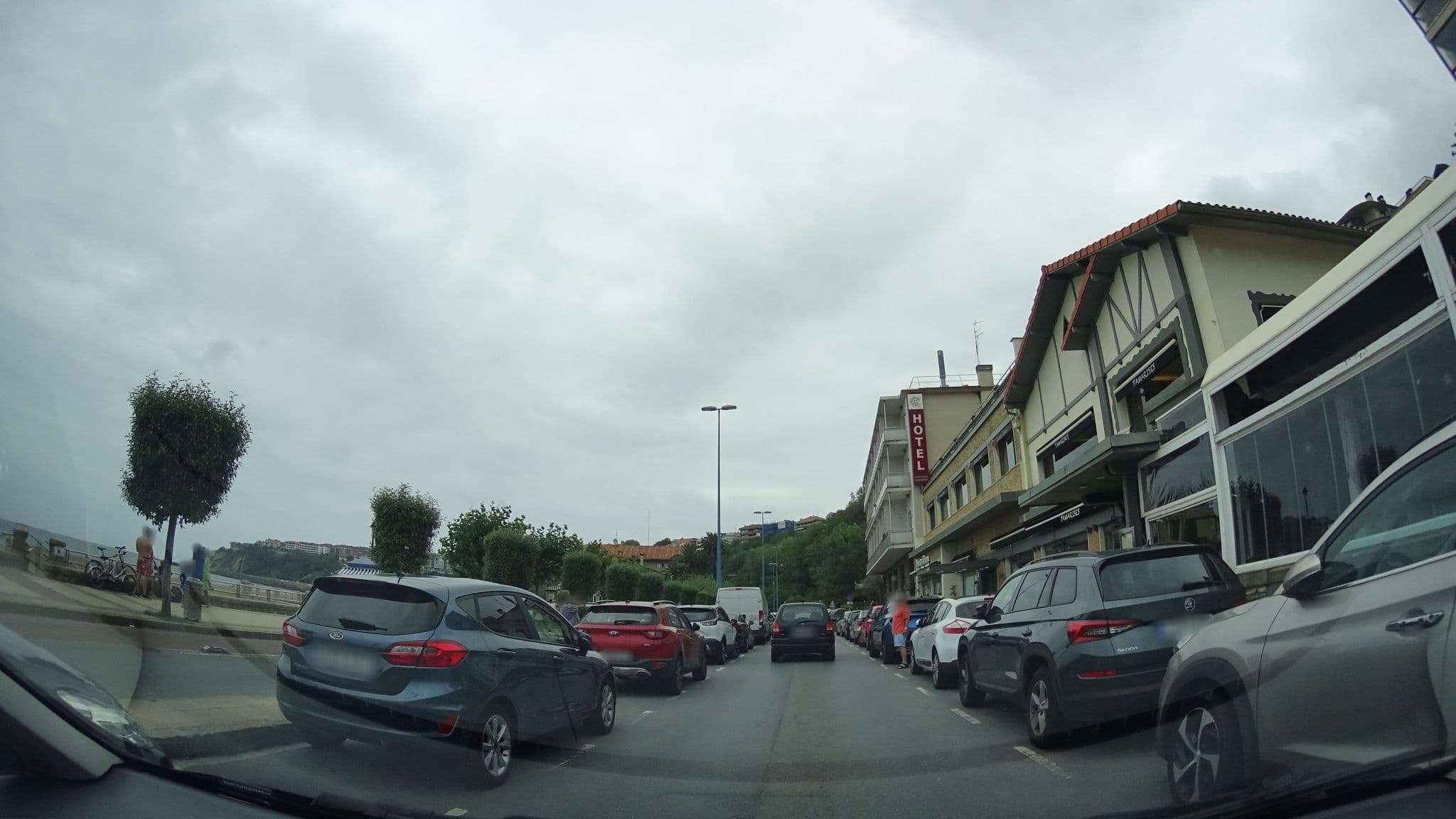 Street view near Petit Palace Tamarises, Algorta — © robertogeb (CC BY-SA · Mapillary)