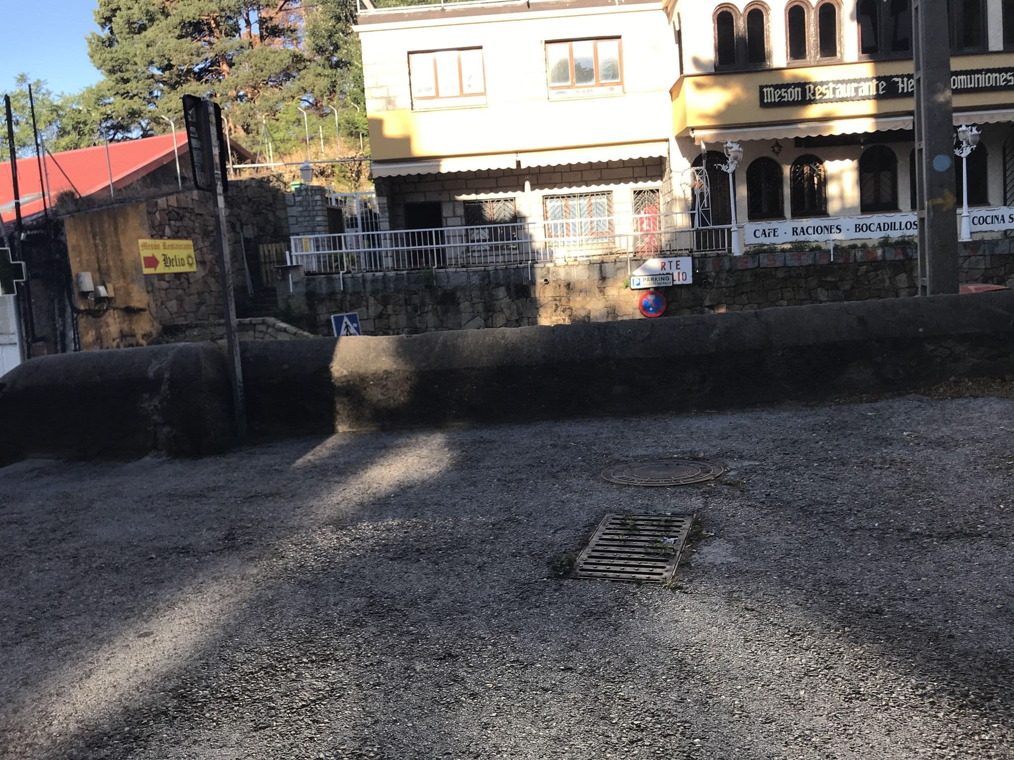 Street view near Hostal Longinos El Aribel, Cercedilla — © miguel_andrade (CC BY-SA · Mapillary)