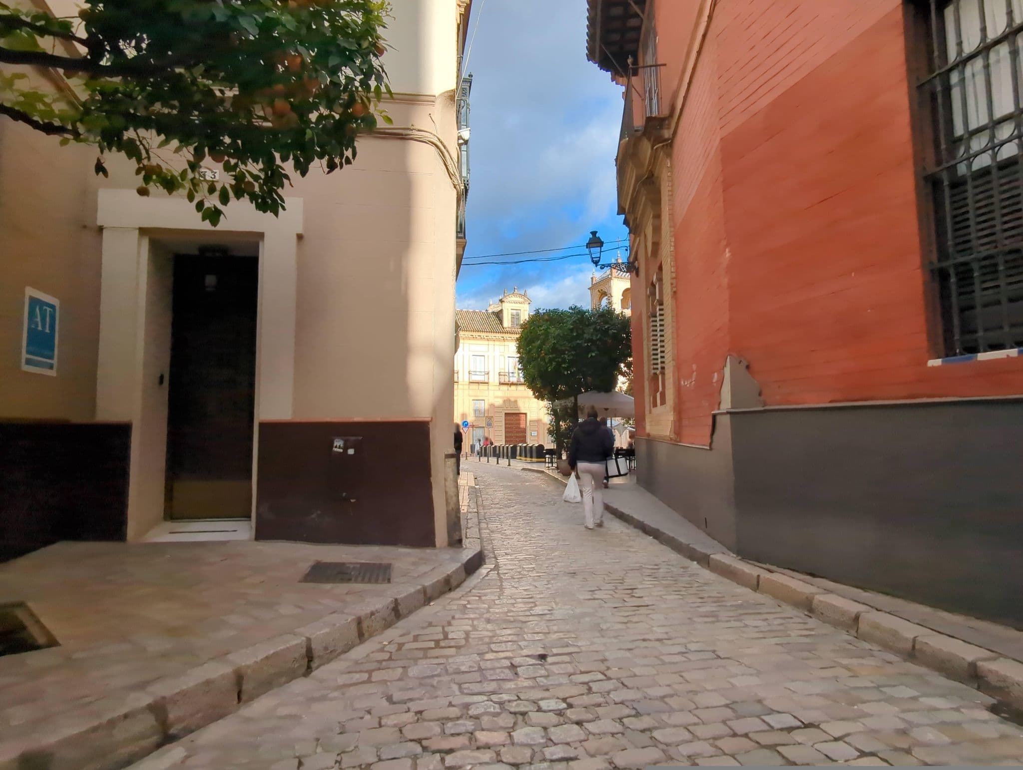 Street view near Pesión San Pancracio, Sevilla — © miguel_andrade (CC BY-SA · Mapillary)