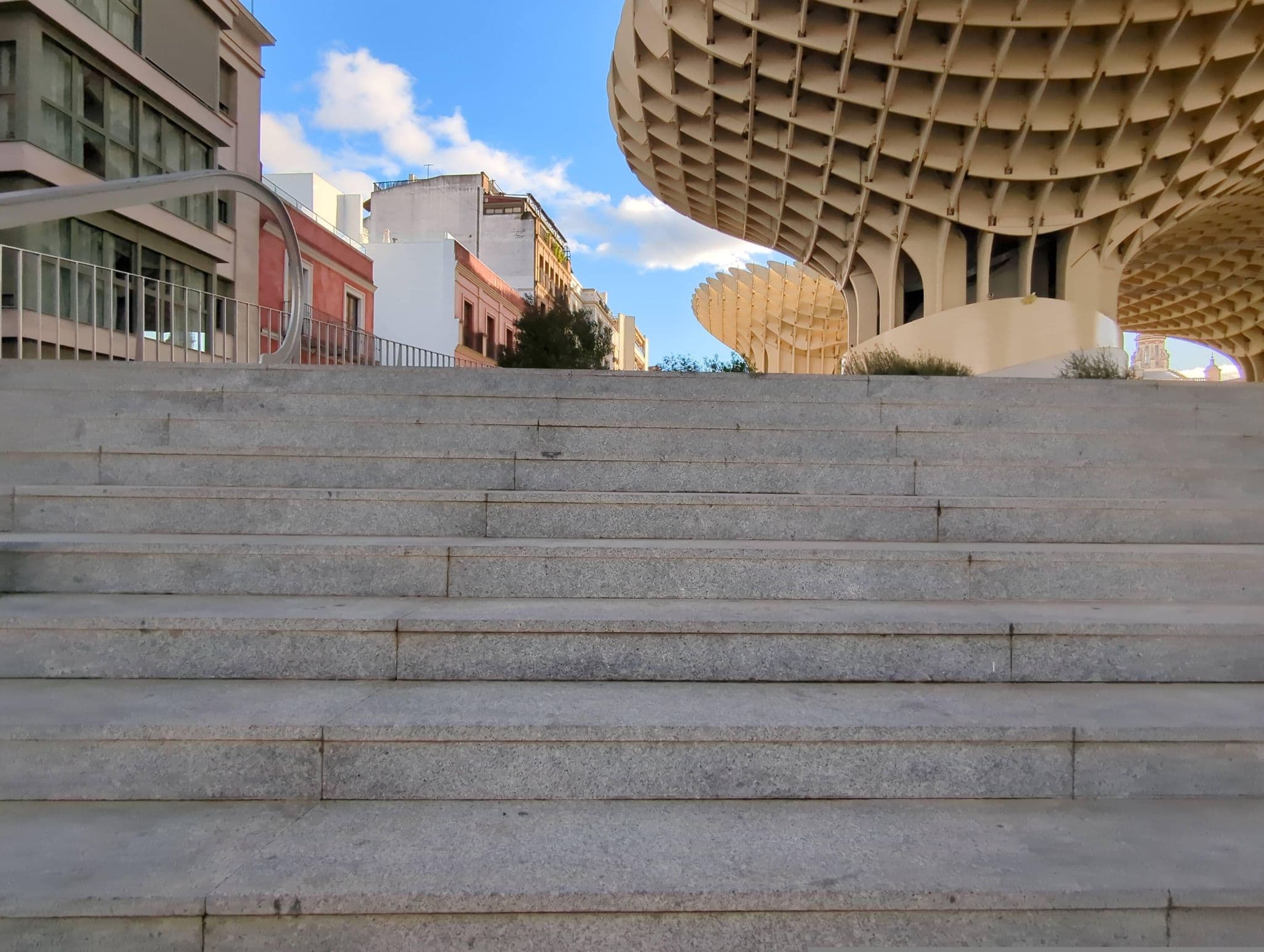 Street view near Welldone Metropol, Sevilla — © miguel_andrade (CC BY-SA · Mapillary)
