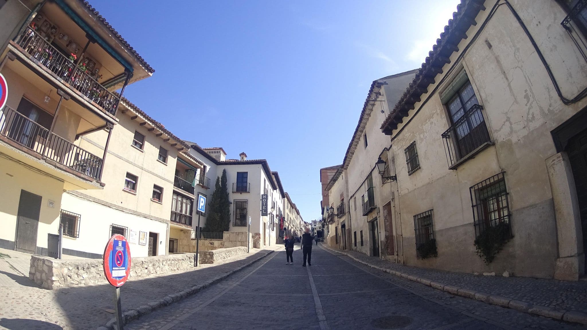 Street view near Condesa de Chinchón, Chinchón — © robertogeb (CC BY-SA · Mapillary)