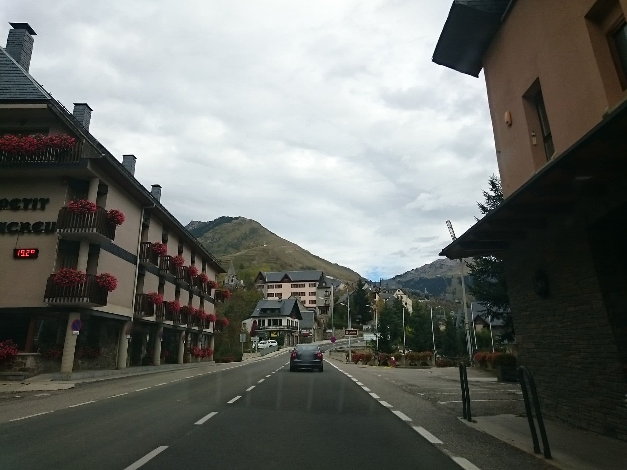 Street view near Hotel Petit Lacreu, Vielha