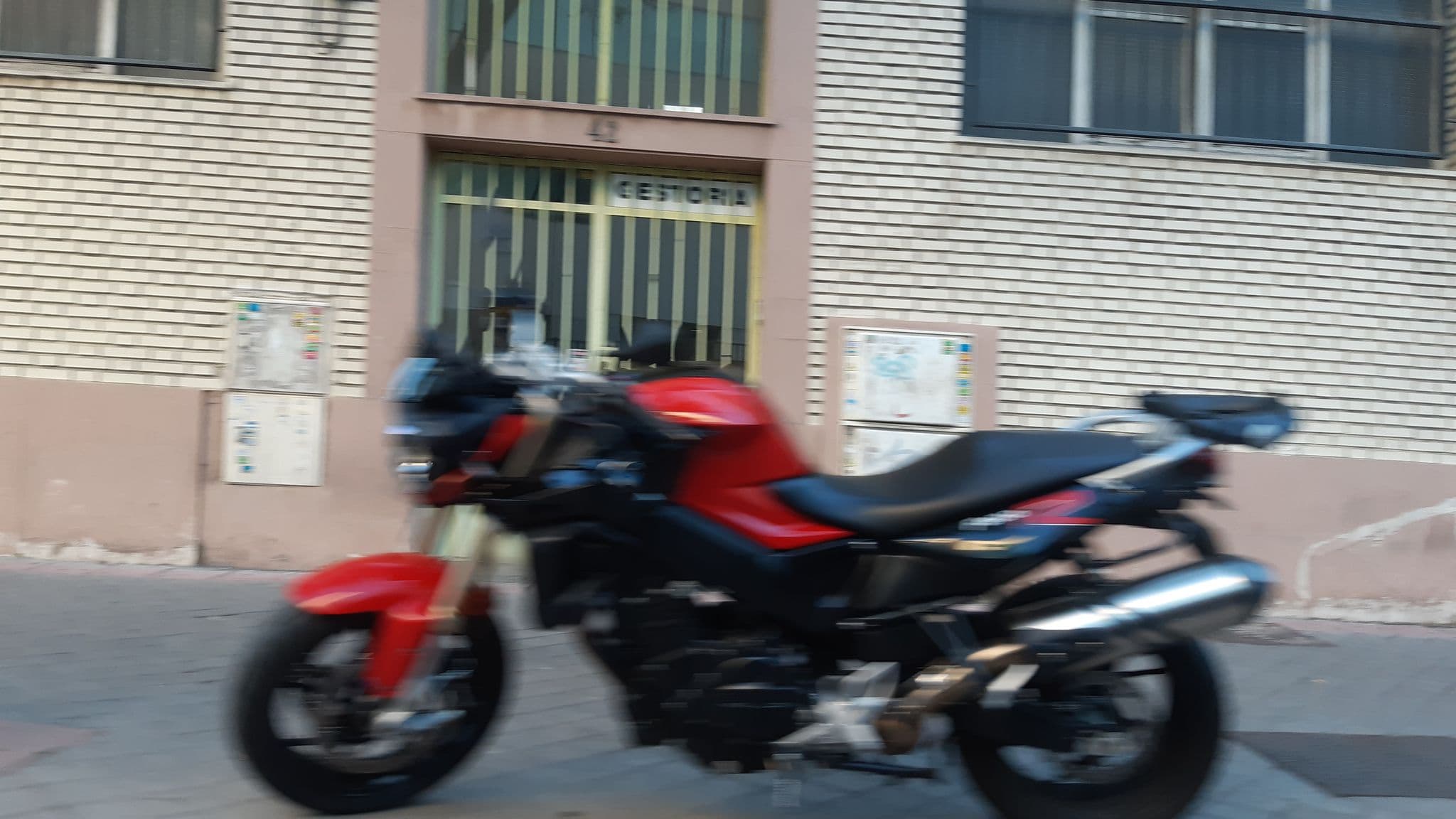 Street view near Spark by Hilton Madrid Alcalá, Simancas — © pequetransistor (CC BY-SA · Mapillary)