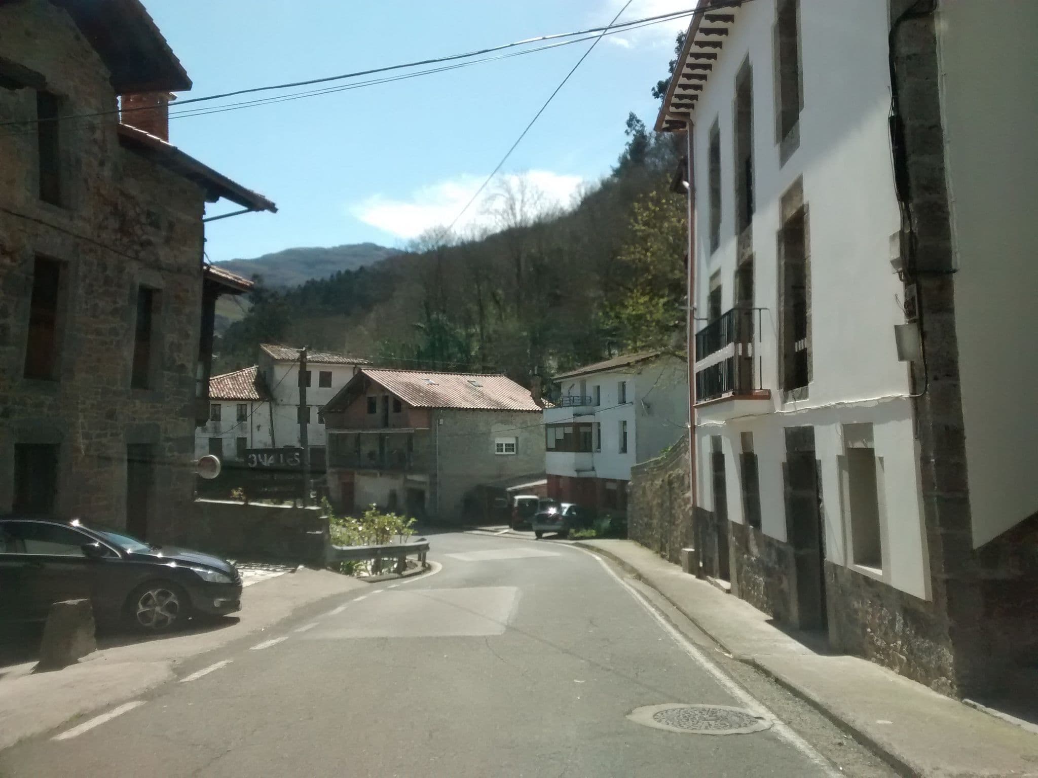 Street view near 3 Valles, Santa María de Cayón — © egofer (CC BY-SA · Mapillary)