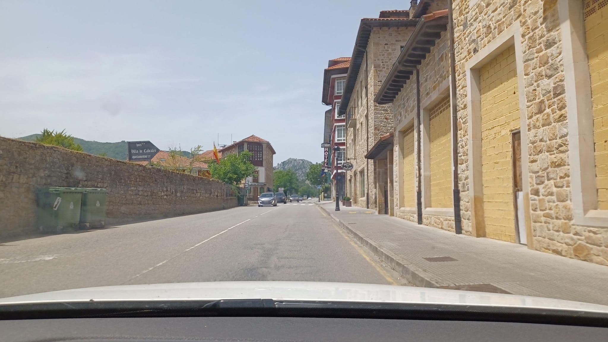 Street view near Apartamentos Villa de Cabrales, Carreña