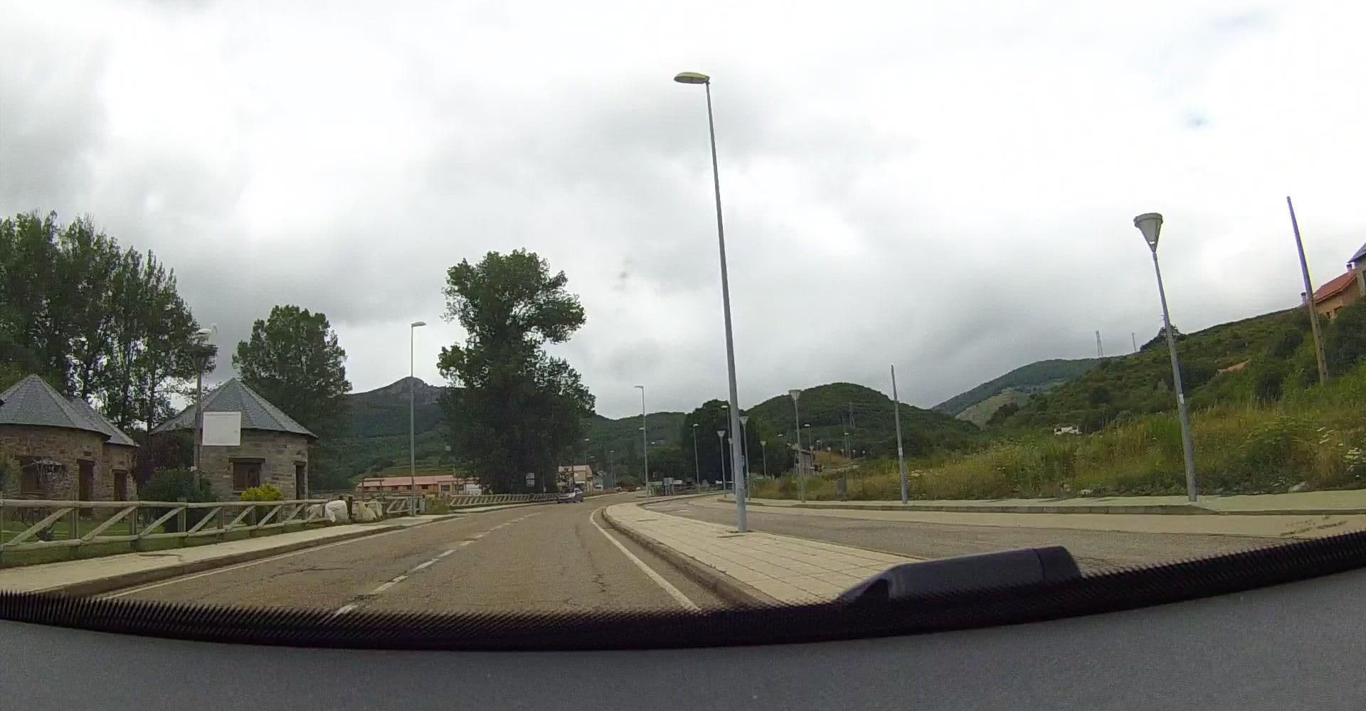 Street view near Las Chozas de Francisca, Boñar — © VincentVE (CC BY-SA · Mapillary)