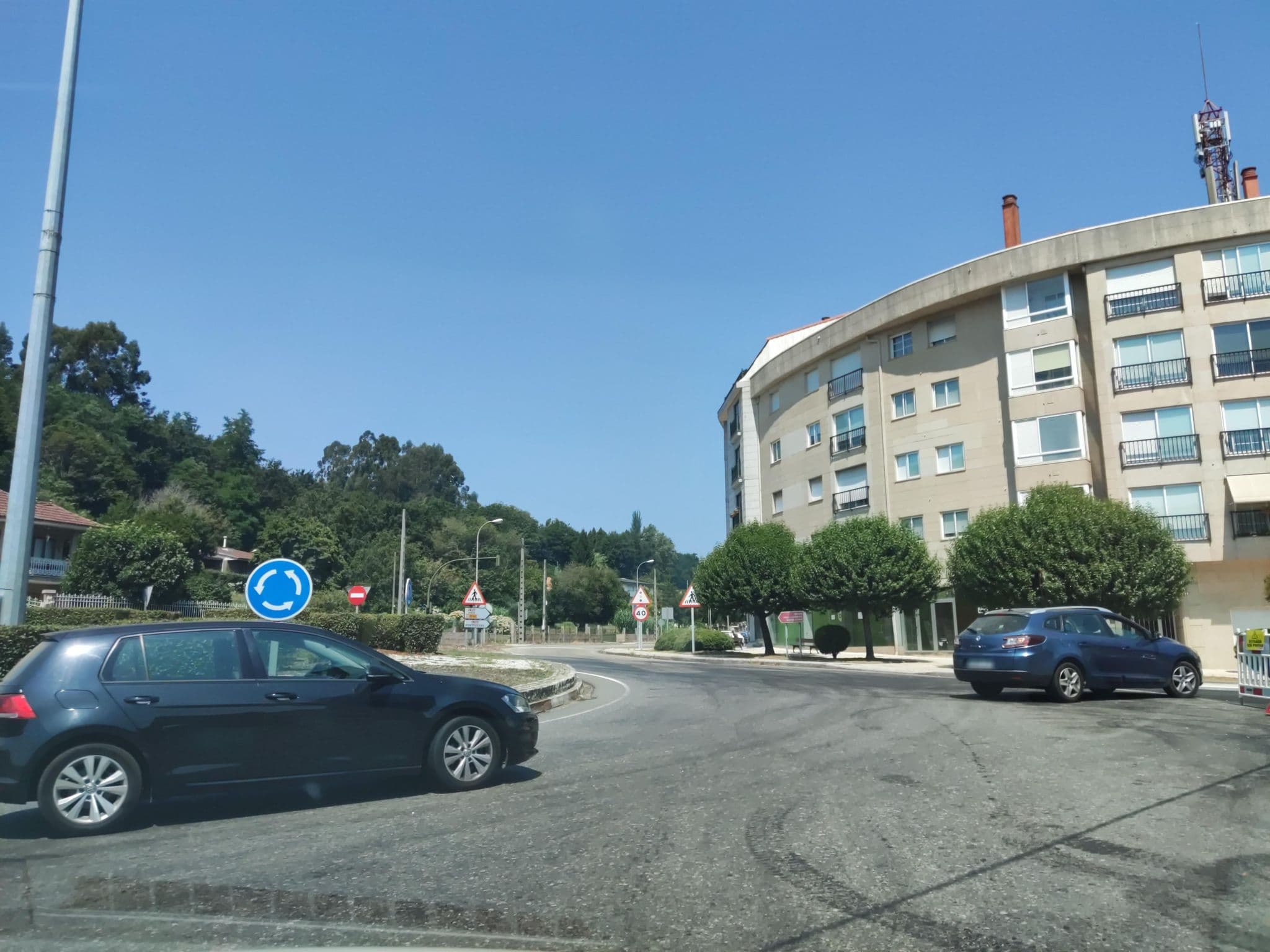 Street view near Albergue A Rotonda, Redondela — © sanchi (CC BY-SA · Mapillary)
