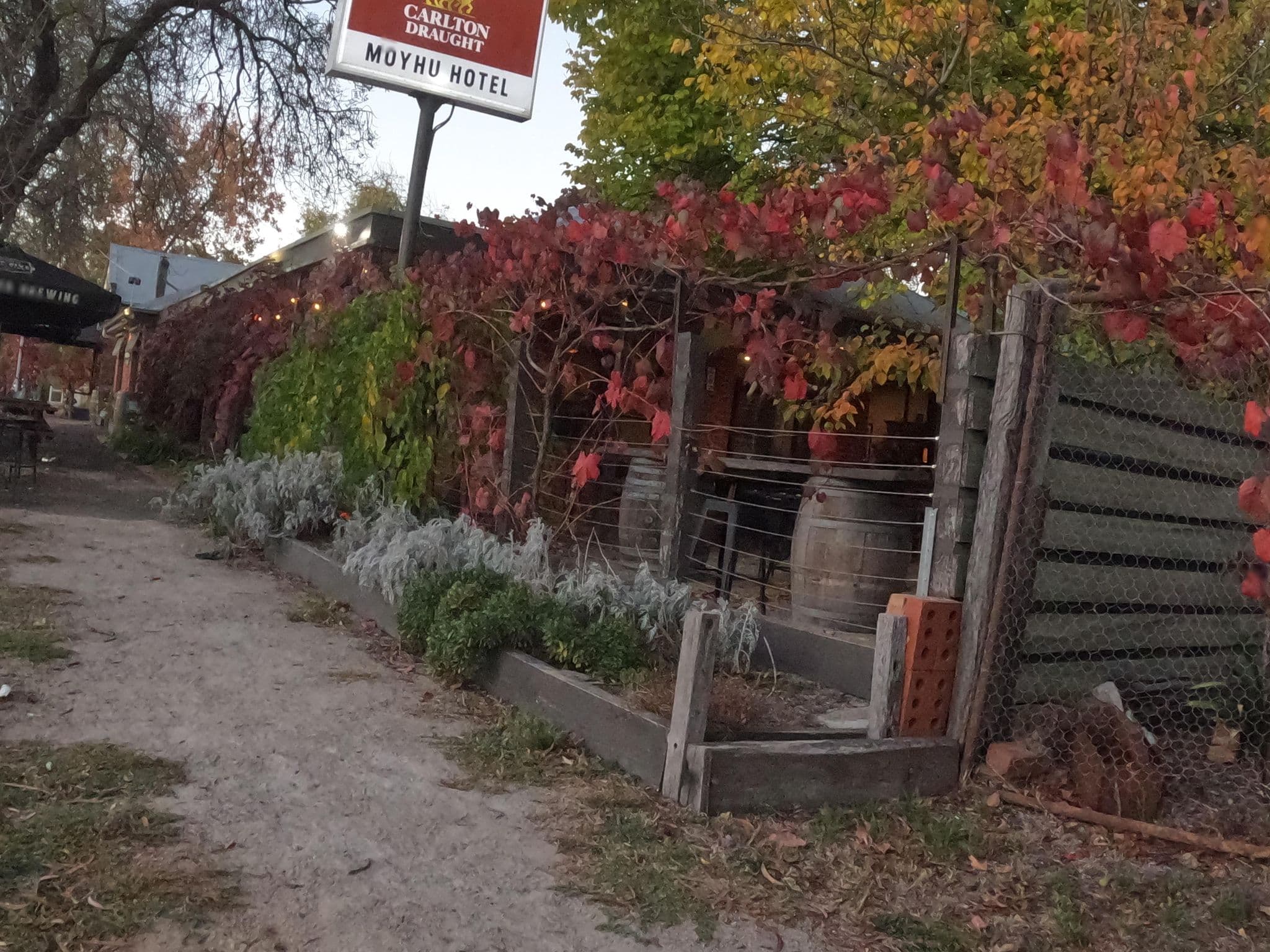 Street view near Moyhu Caravan Park and Camp Grounds, Wangaratta — © skillsy (CC BY-SA · Mapillary)