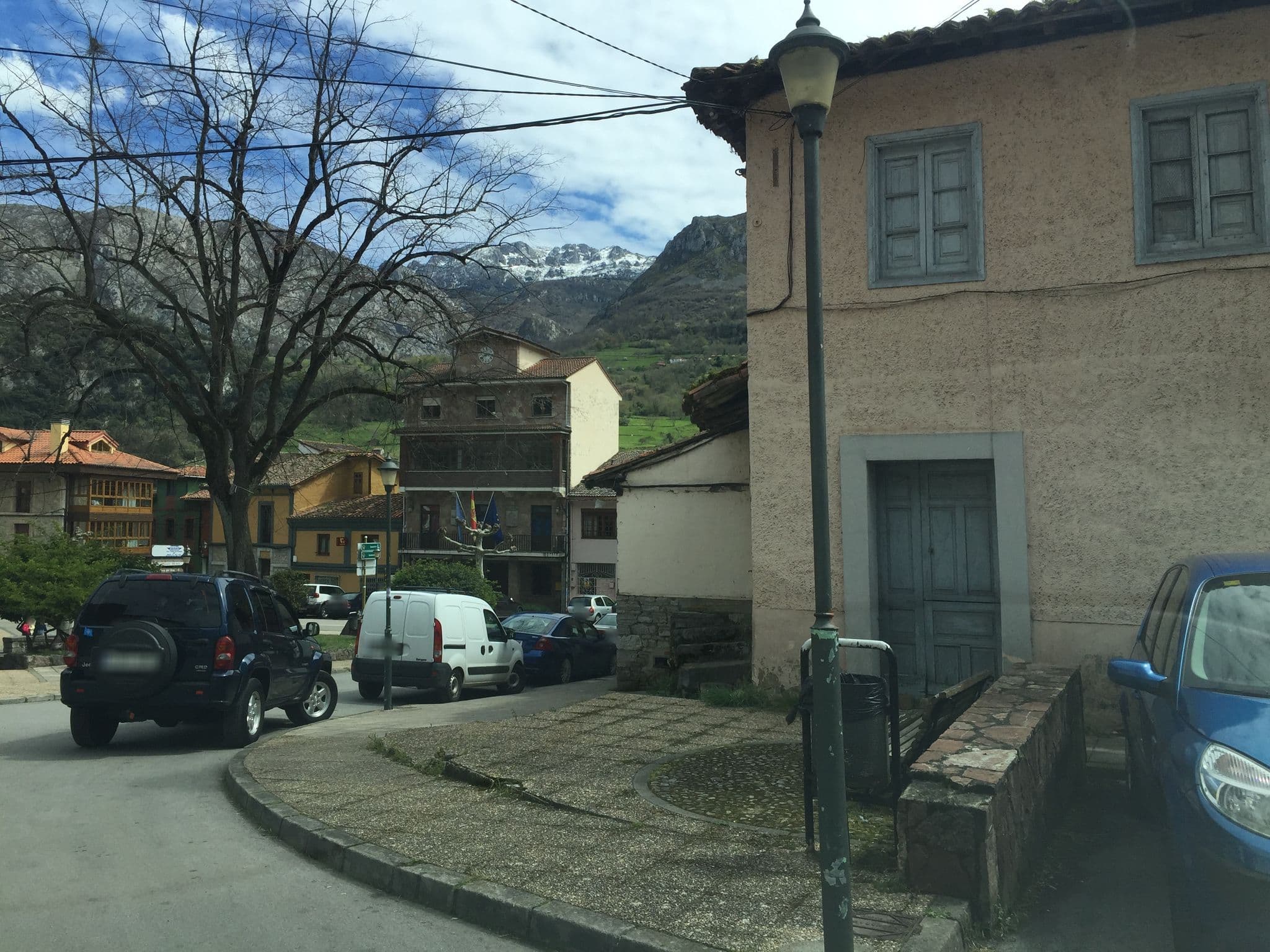 Street view near Hotel Plaza La Abadia, Castandiello — © ptmap (CC BY-SA · Mapillary)