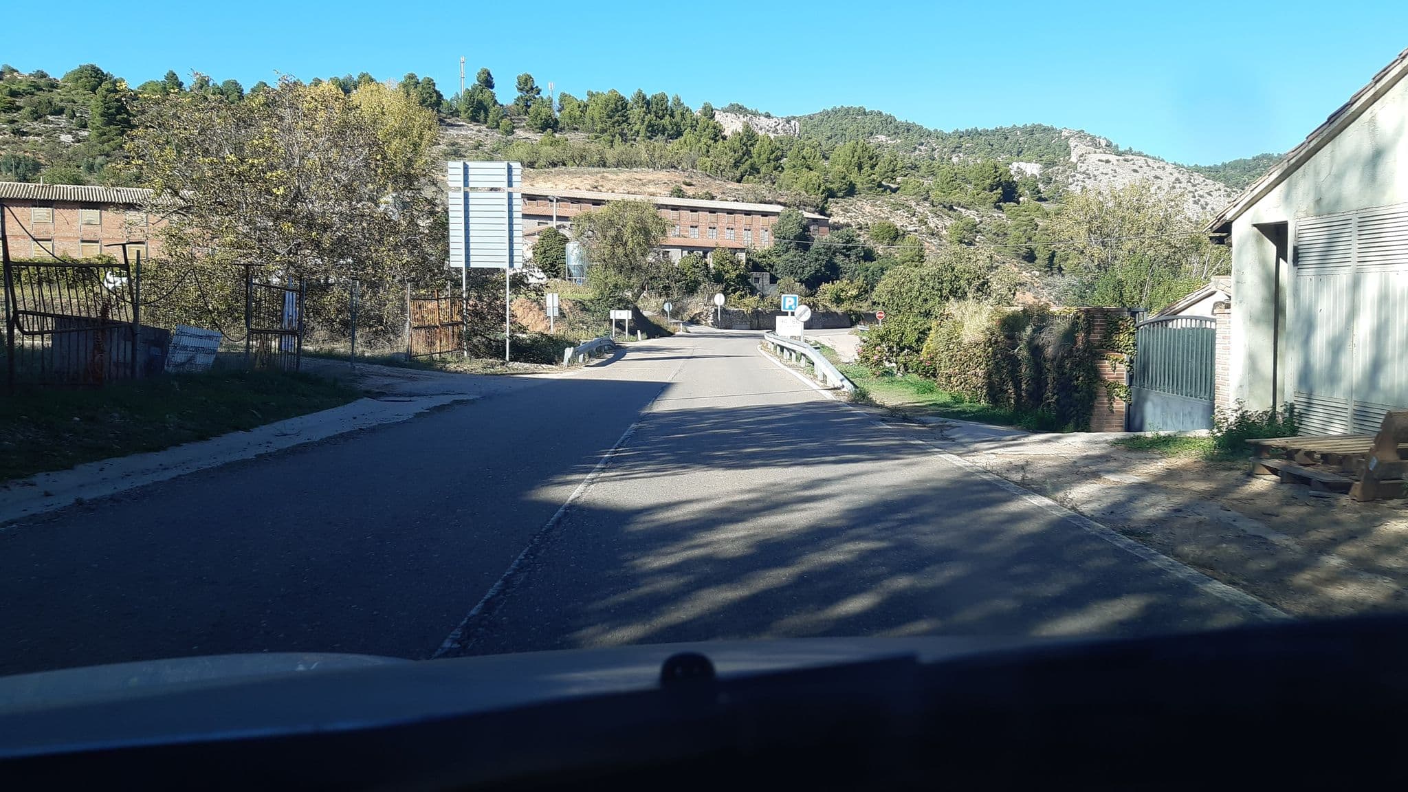 Street view near La Font del Pas, Valderrobres — © lordroger (CC BY-SA · Mapillary)