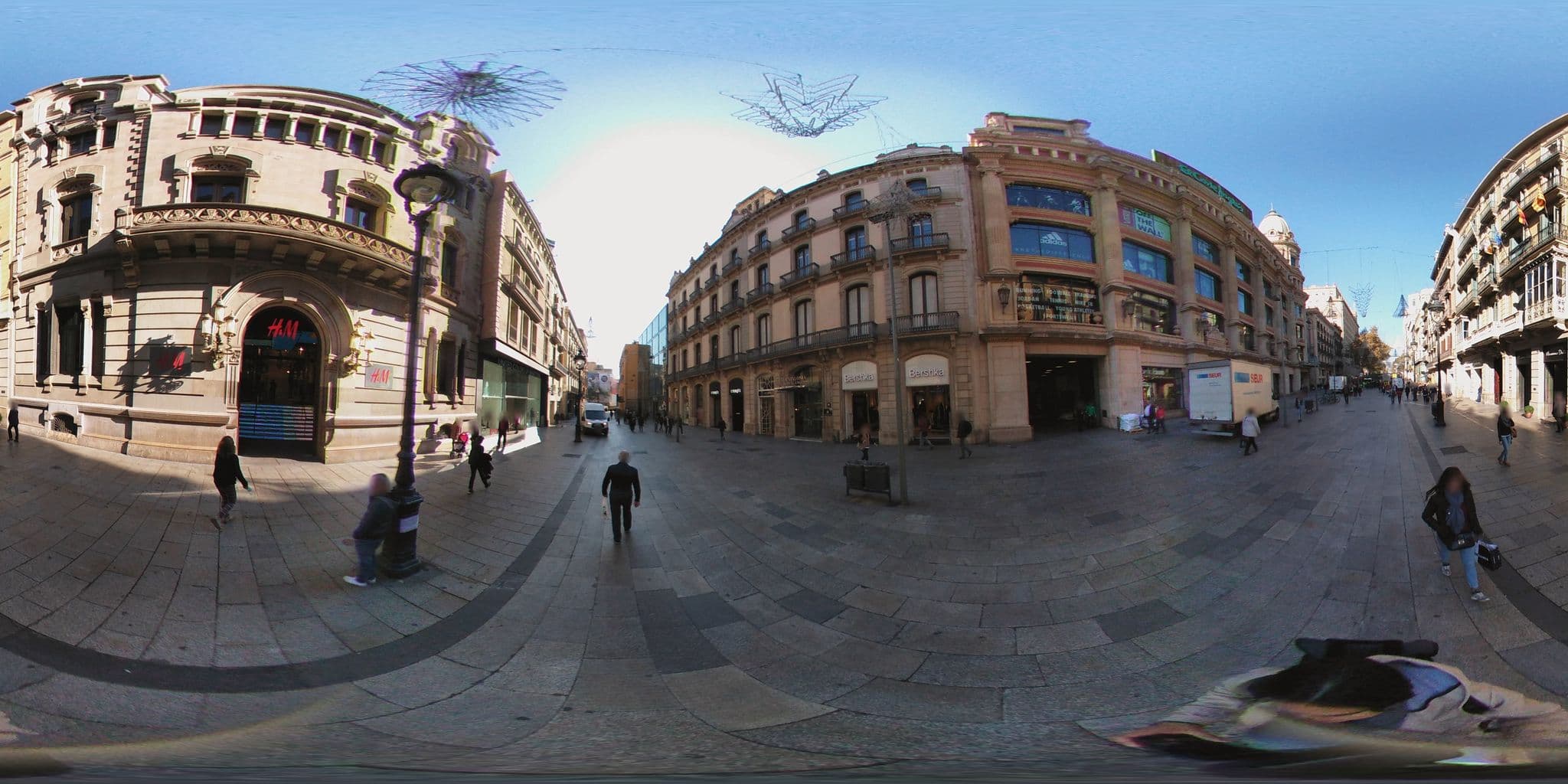 Street view near Catalonia Portal de l'Àngel, Barri Gòtic — © ccossio (CC BY-SA · Mapillary)