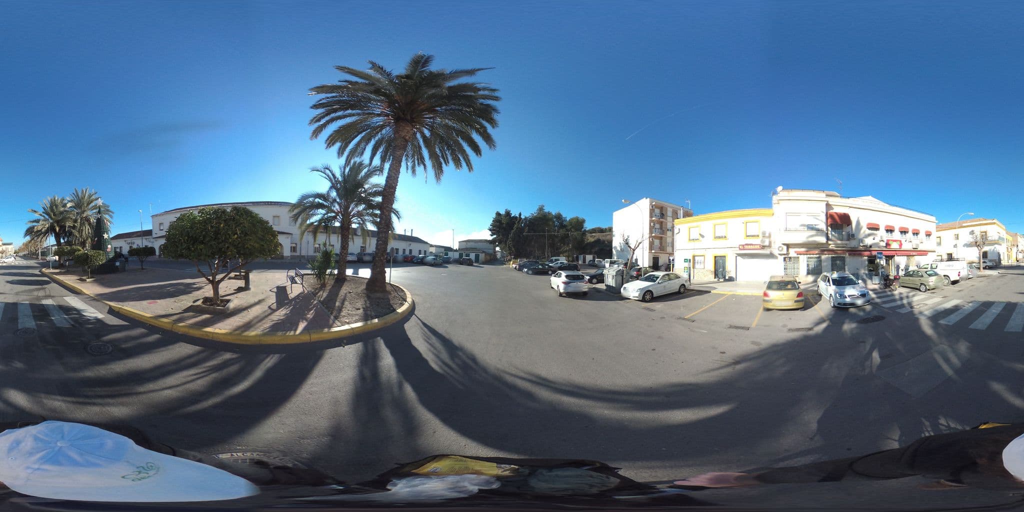 Street view near Hostal Las Palmeras, Linares — © geovelo (CC BY-SA · Mapillary)