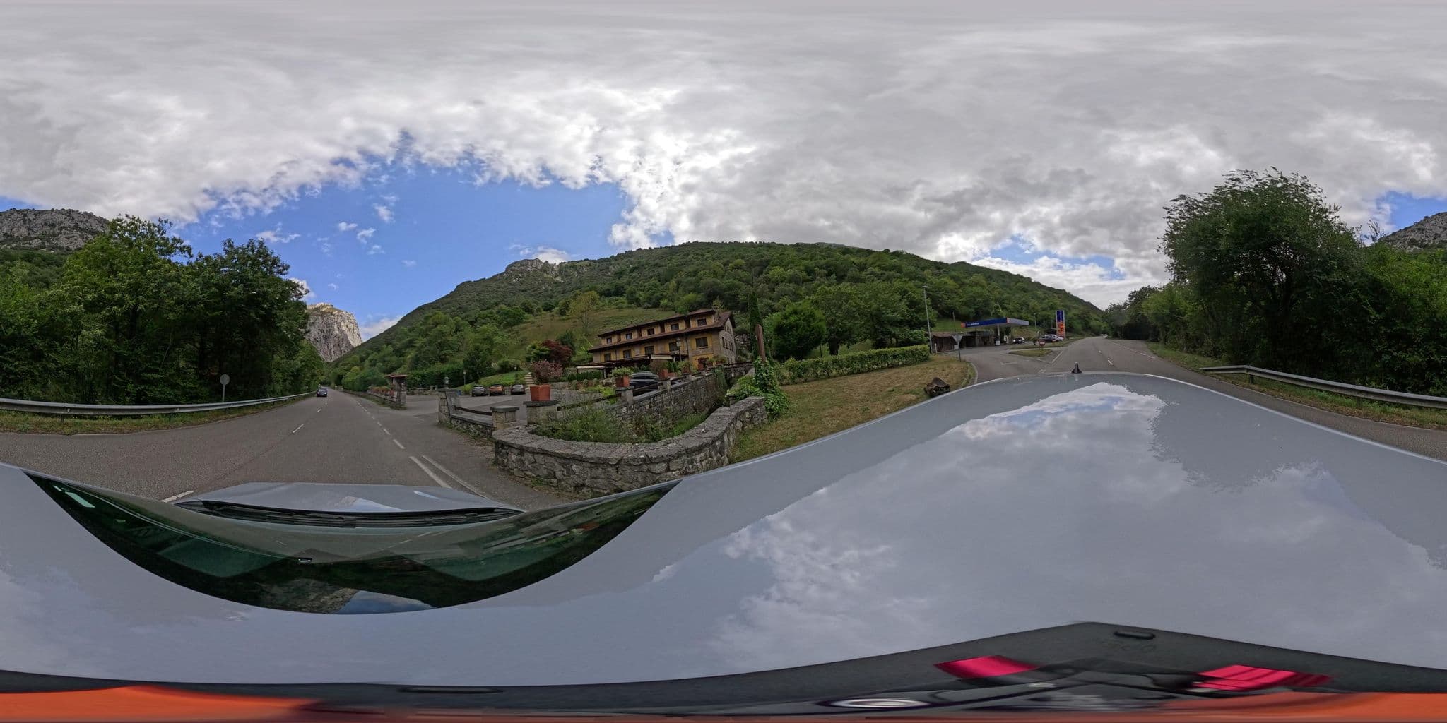 Street view near La Casa de Juansabeli, Carreña — © yannakis (CC BY-SA · Mapillary)