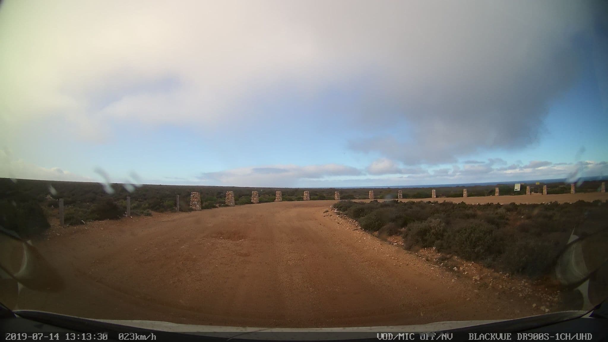 Street view near Bunda Cliffs Rest Area;75k Peg Rest Area, Ceduna — © bob3bob3 (CC BY-SA · Mapillary)