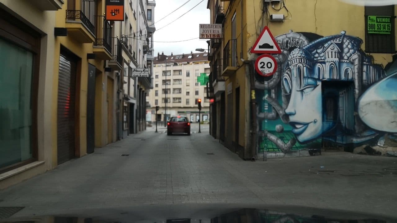 Street view near Hostal Bajo La Muralla, Zamora — © sanjorgepinho (CC BY-SA · Mapillary)