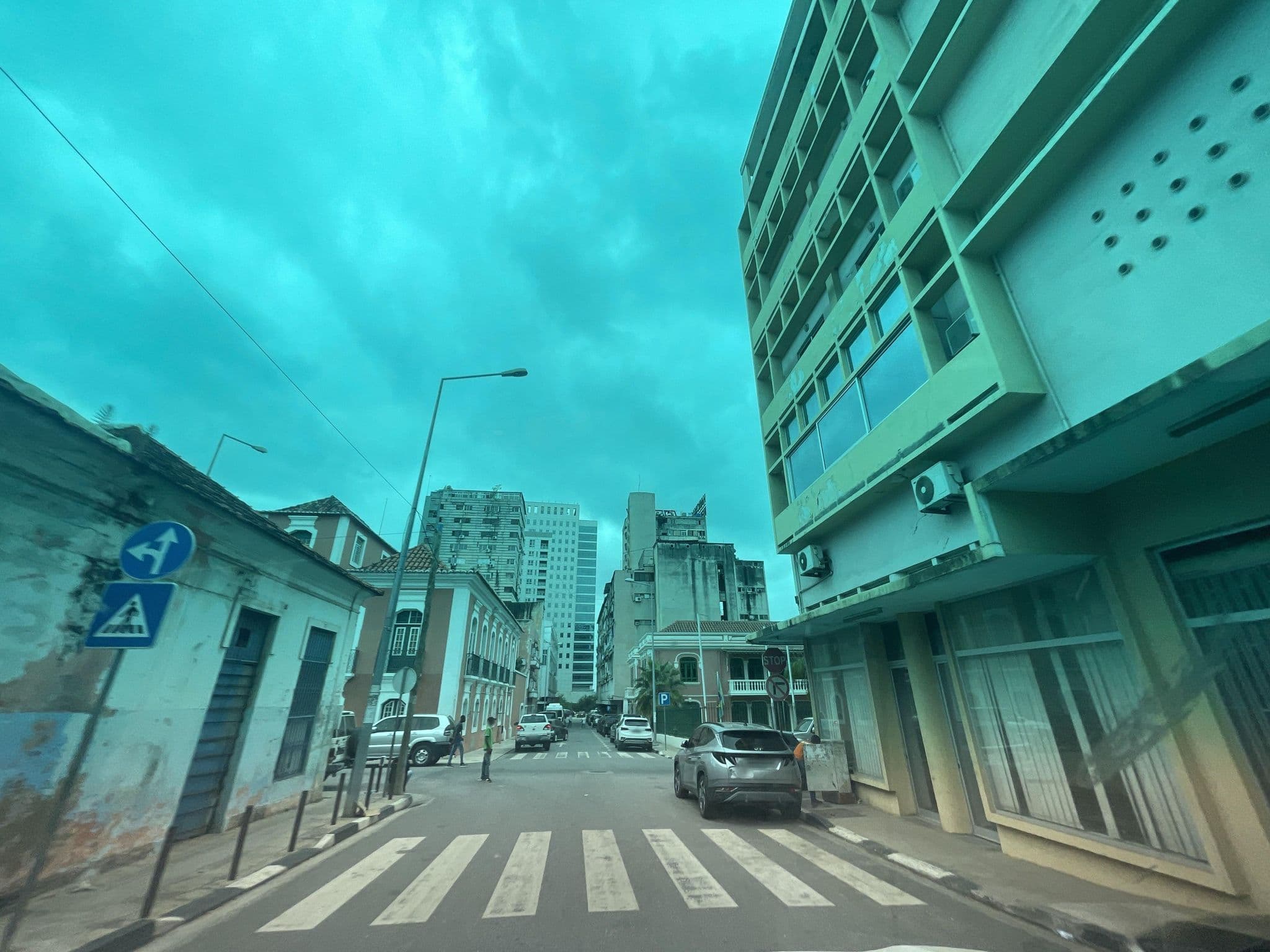 Street view near Grande Hotel de Luanda, Ingombota — © Manolo23 (CC BY-SA · Mapillary)