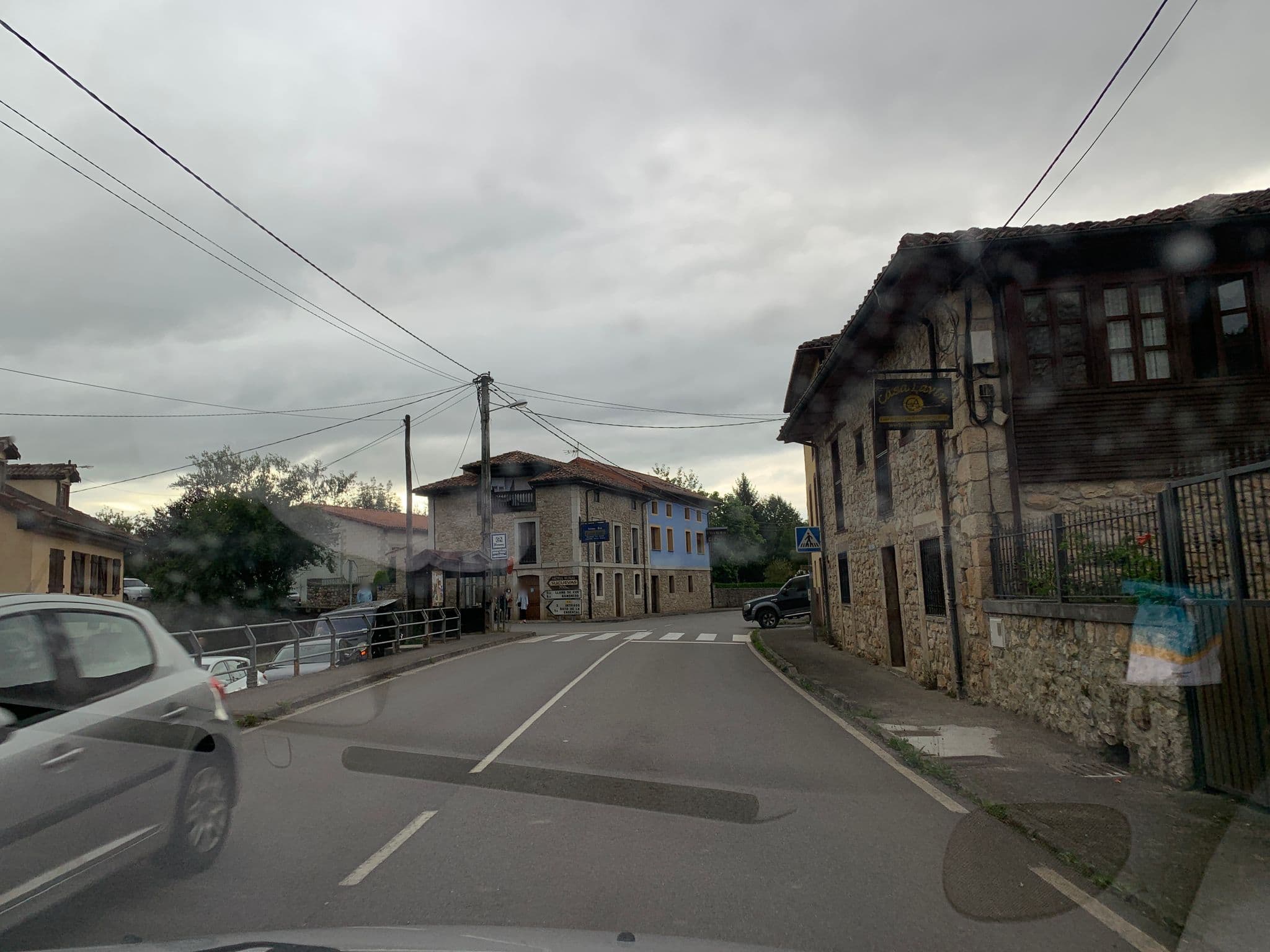Street view near Apartamentos rurales La Candaliega, Cangas de Onís — © robot8a (CC BY-SA · Mapillary)